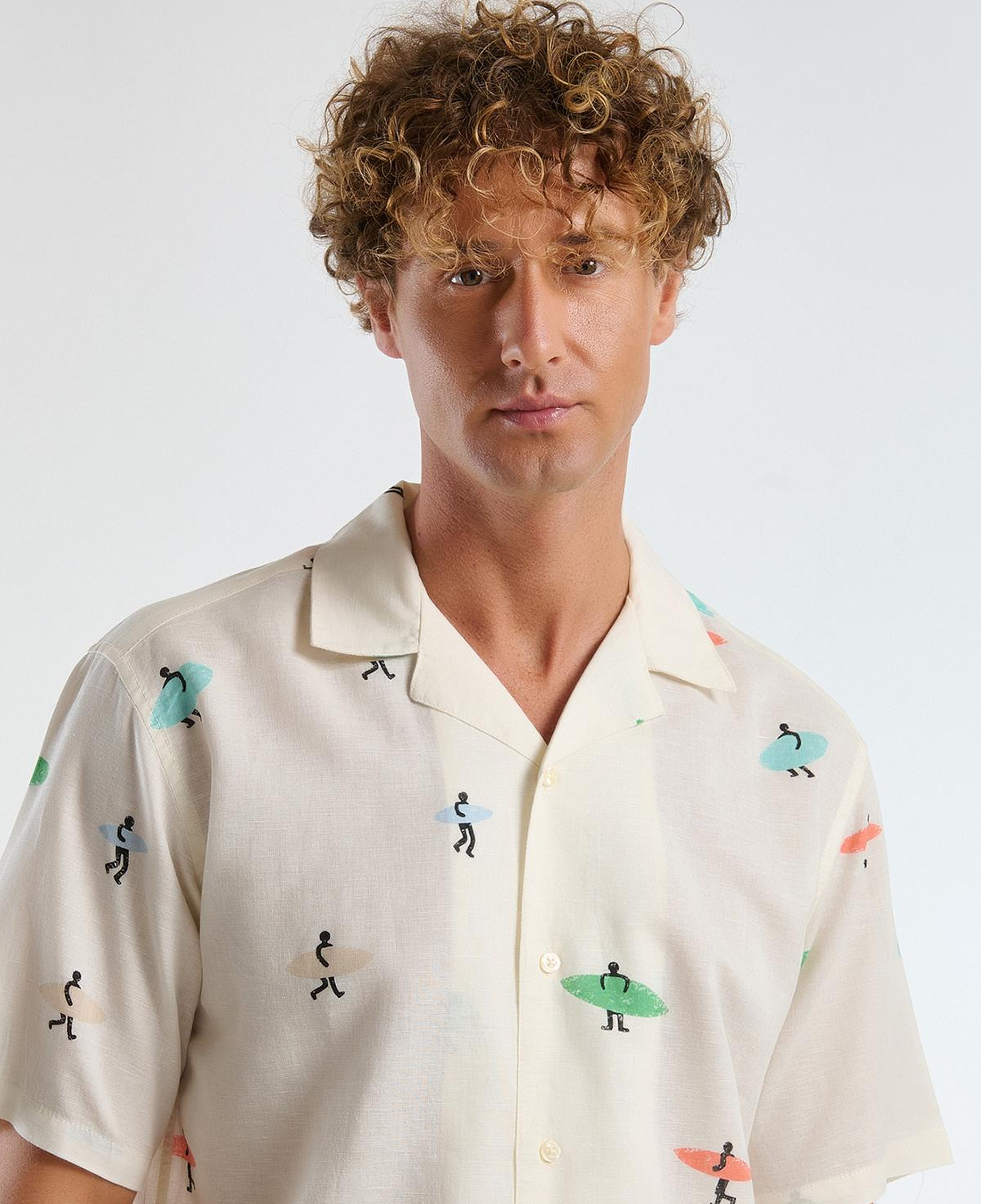 Erkek Beyaz Pamuk Keten Karışımlı Desenli Bowling Yaka Kısa Kollu Gömlek