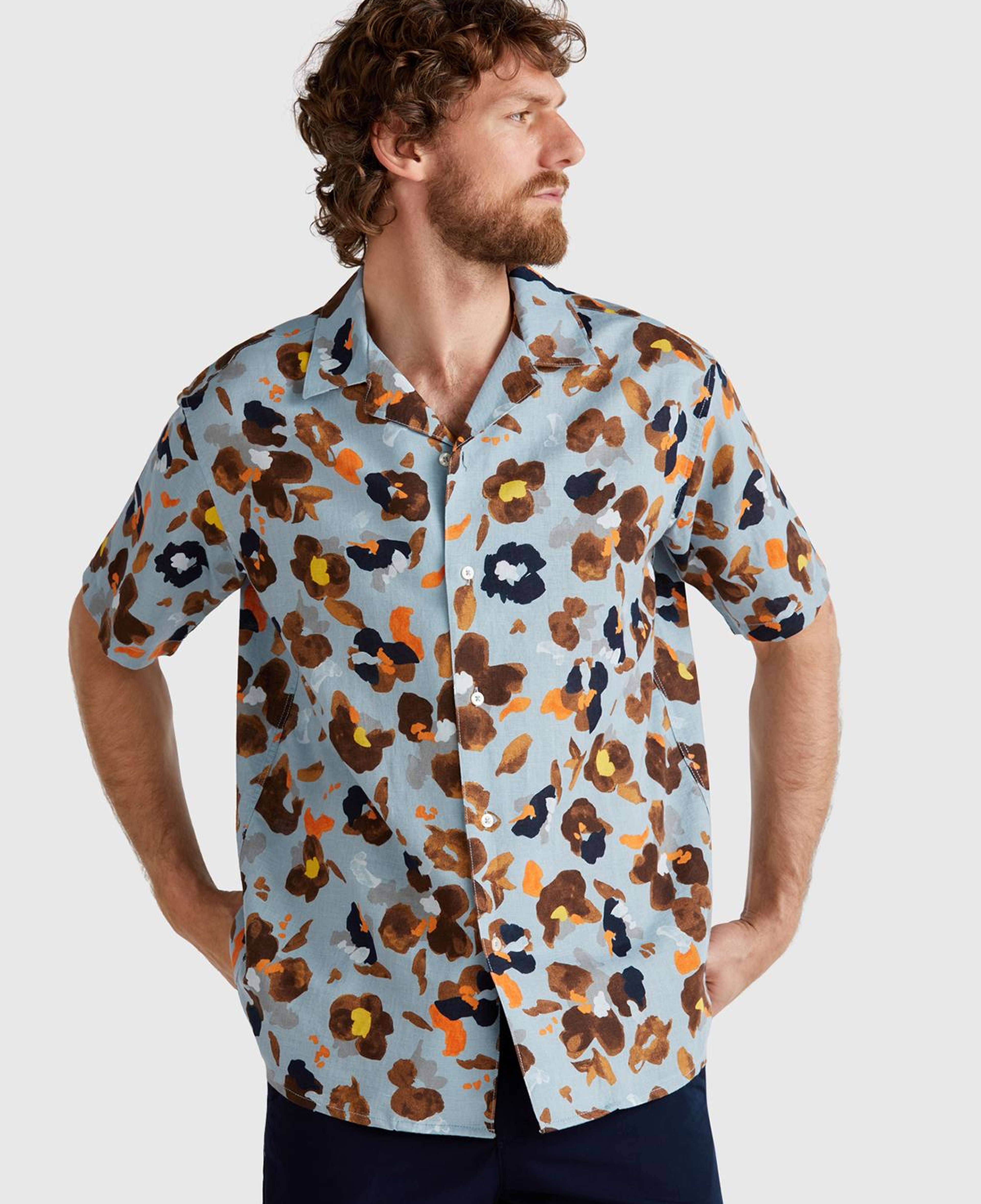 Erkek Açık Mavi Pamuk Keten Karışımlı Desenli Bowling Yaka Kısa Kollu Gömlek