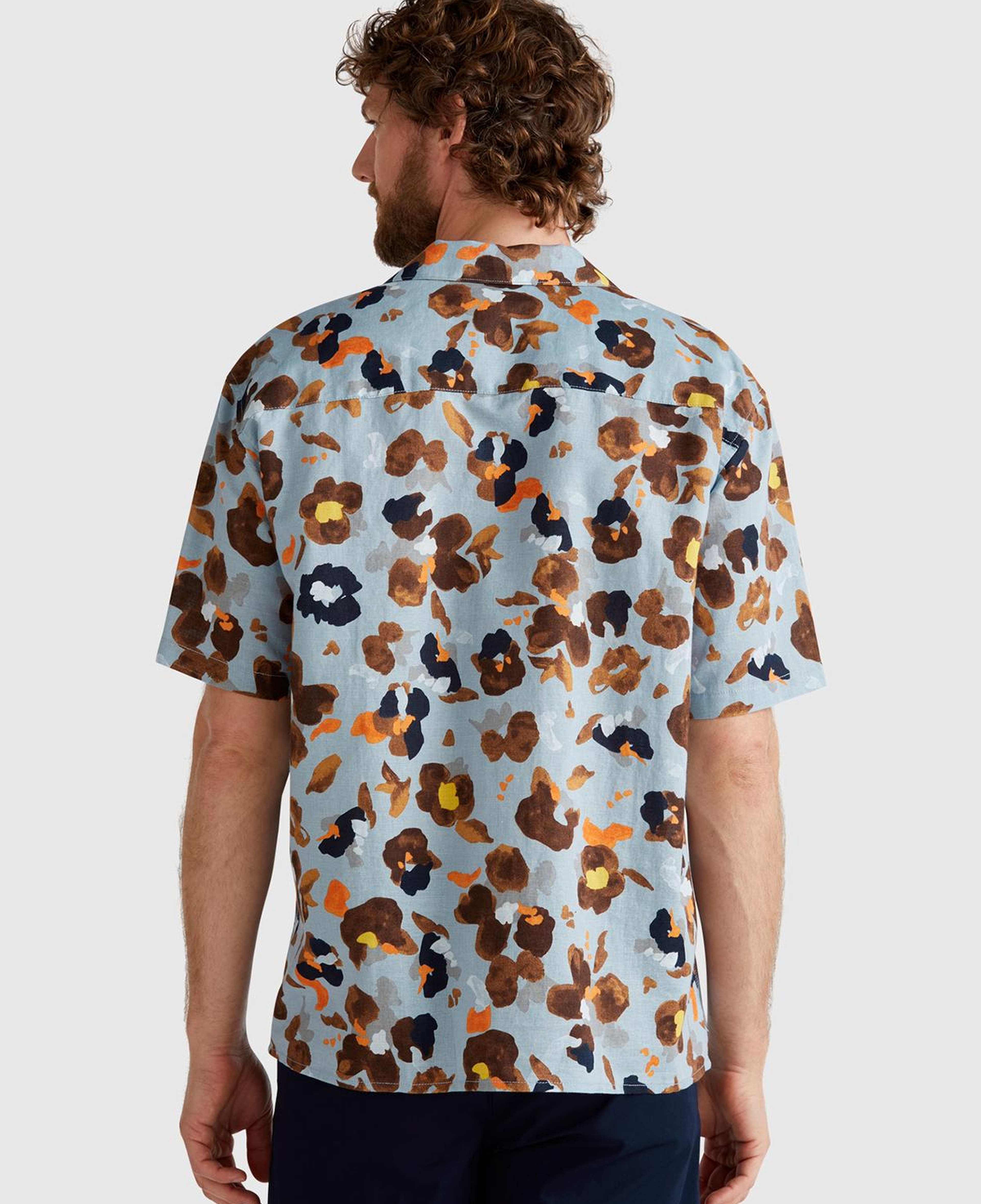 Erkek Açık Mavi Pamuk Keten Karışımlı Desenli Bowling Yaka Kısa Kollu Gömlek