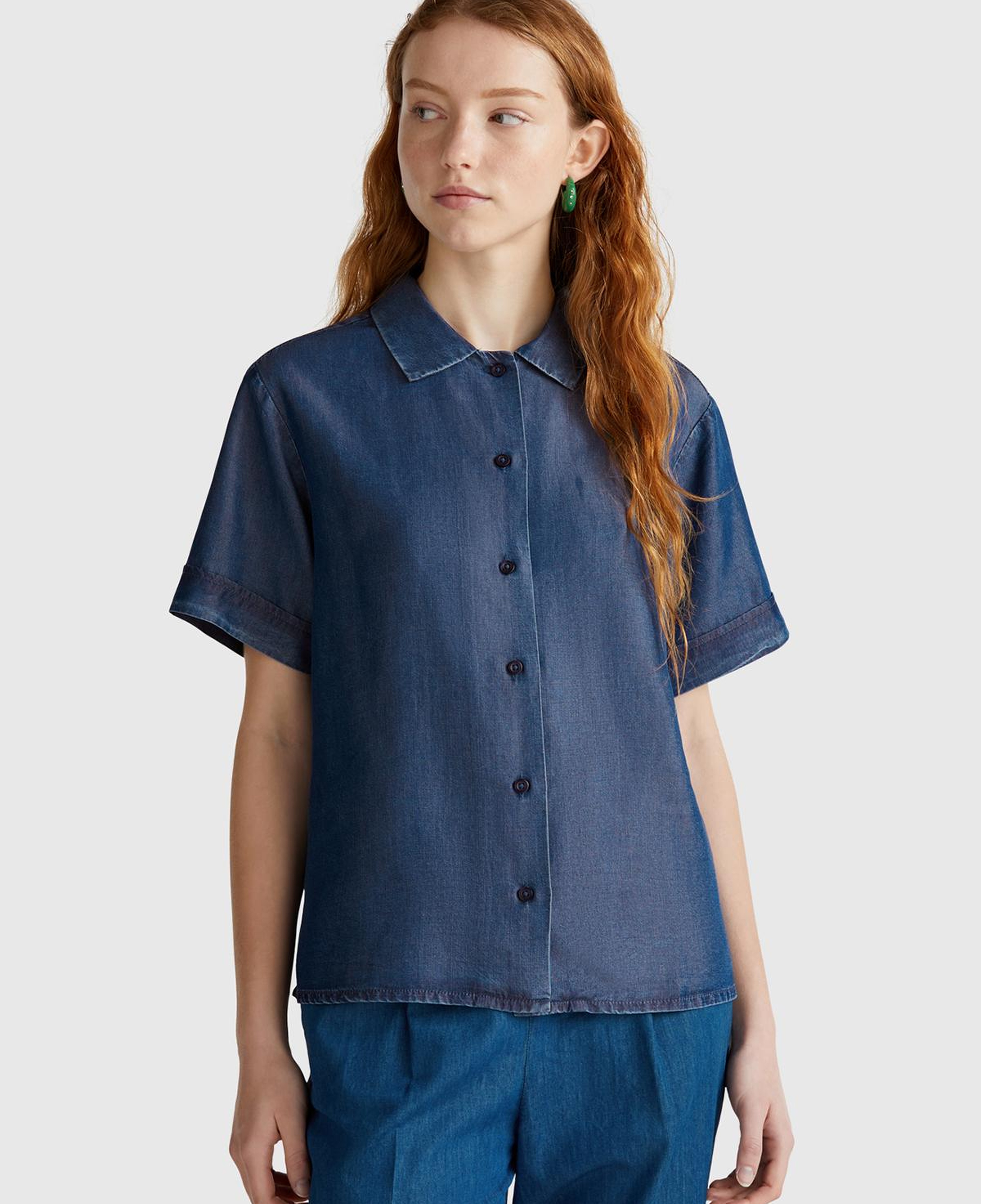 Kadın Koyu Mavi %100 Liyosel Kısa Kollu Denim Gömlek