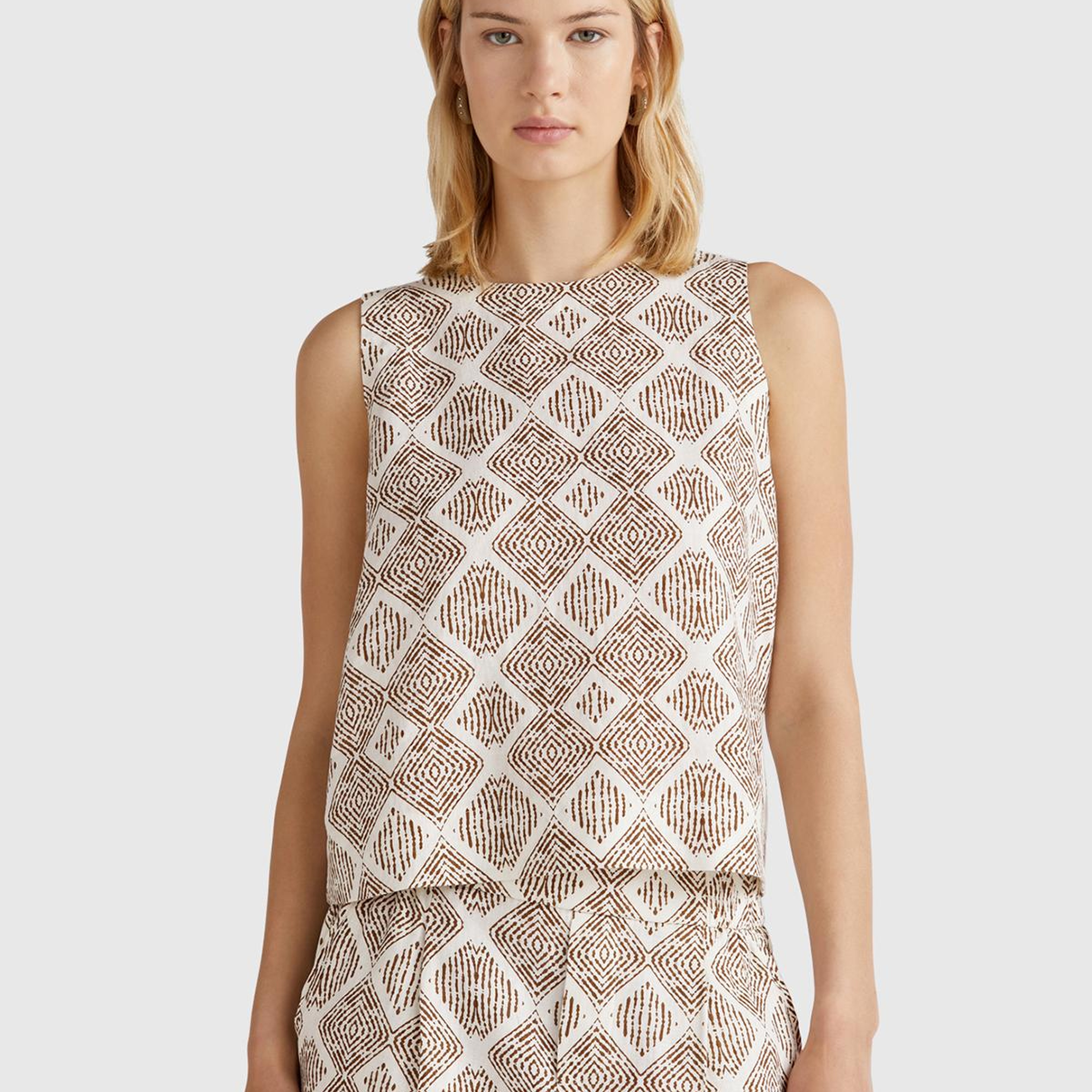 Kadın Beyaz Mix %100 Keten Desenli Kolsuz Bluz