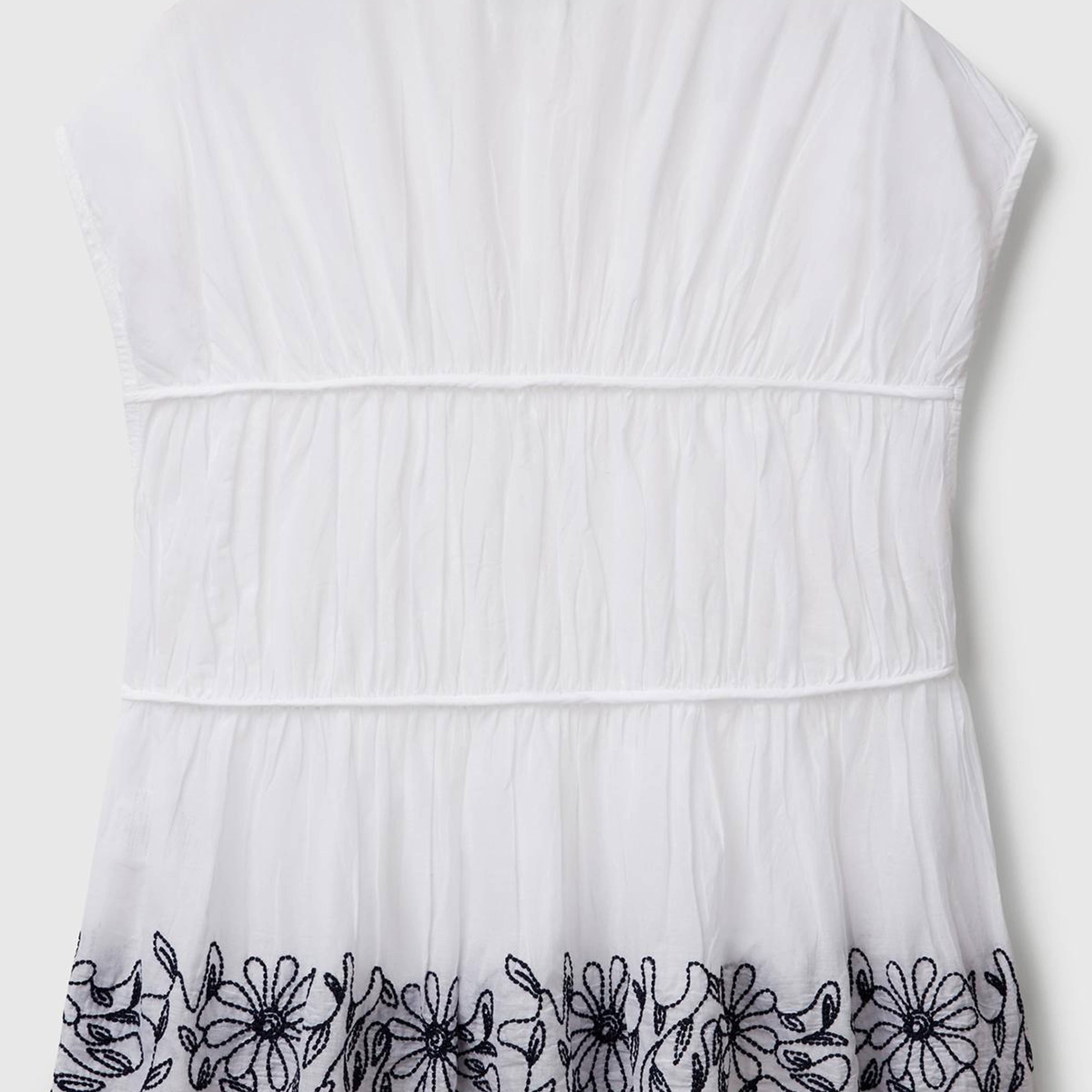 Kadın Beyaz %100 Koton Rahat Kalıp Çiçek İşlemeli Kısa Kollu Bluz