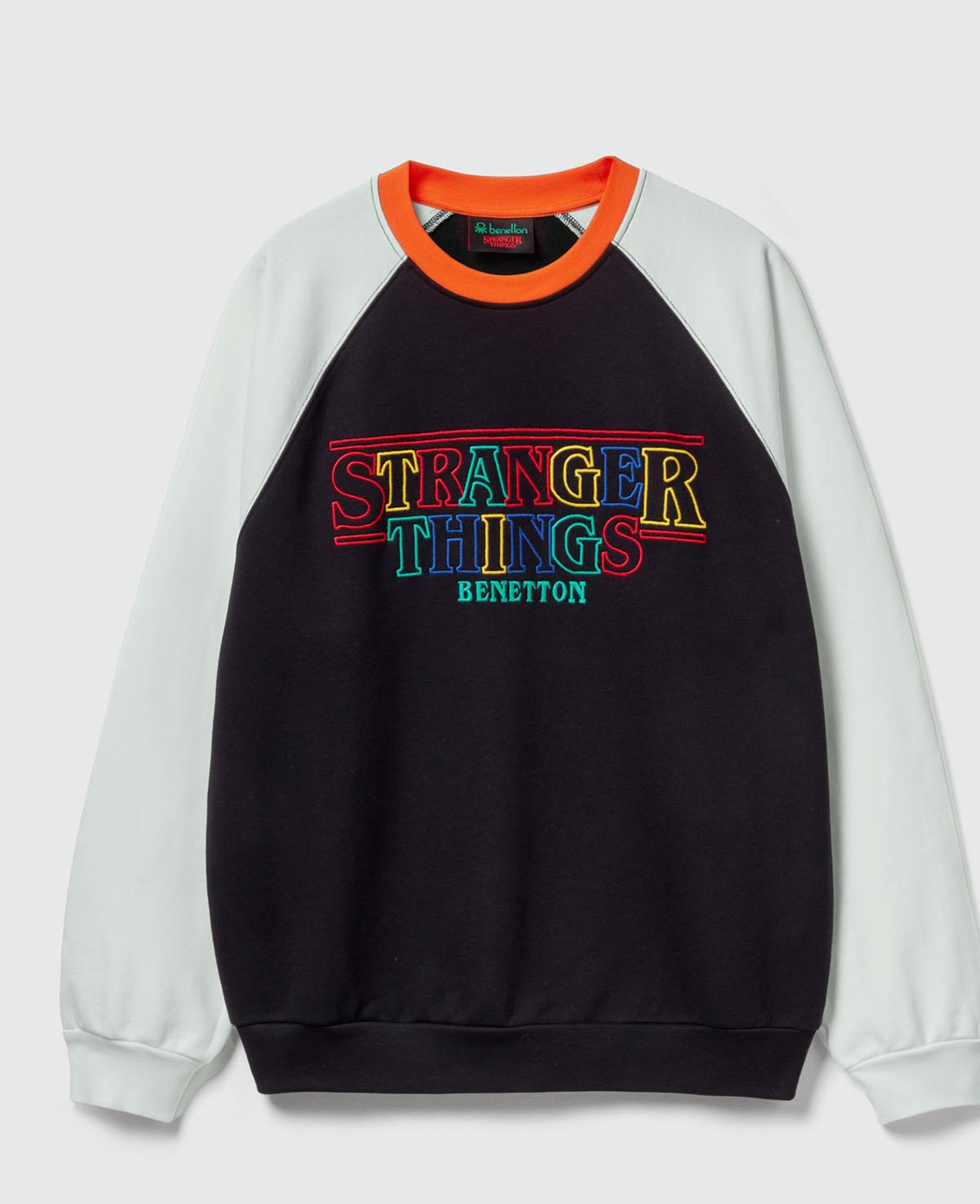 Erkek Siyah  %100 Pamuk Relaxed Fit Stranger Things Baskılı Sweatshirt