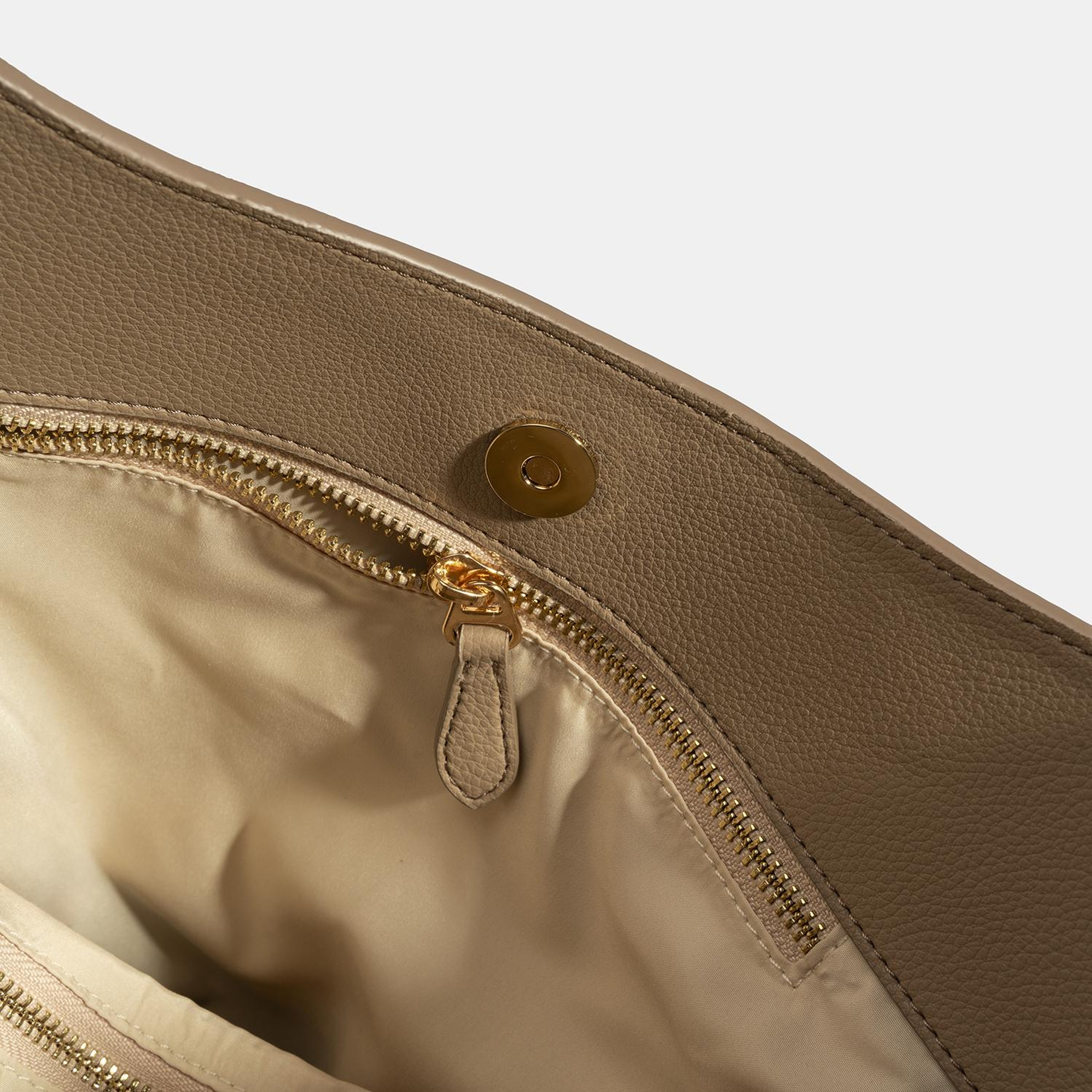 Kadın Bej Püskül Detaylı Omuz Çantası