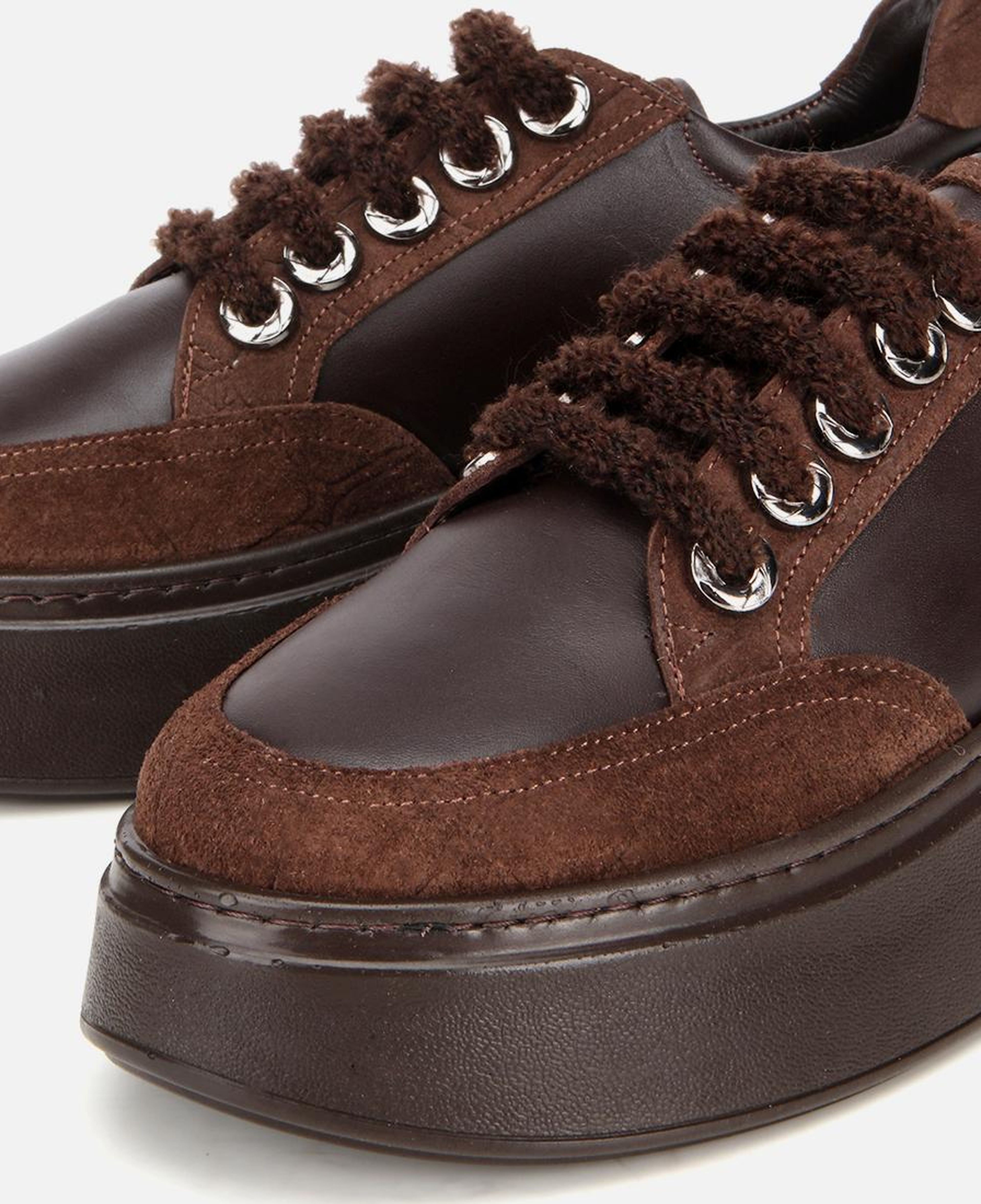 Kadın Deri Kahverengi Bağcık Detaylı Kalın Tabanlı Spor Ayakkabı