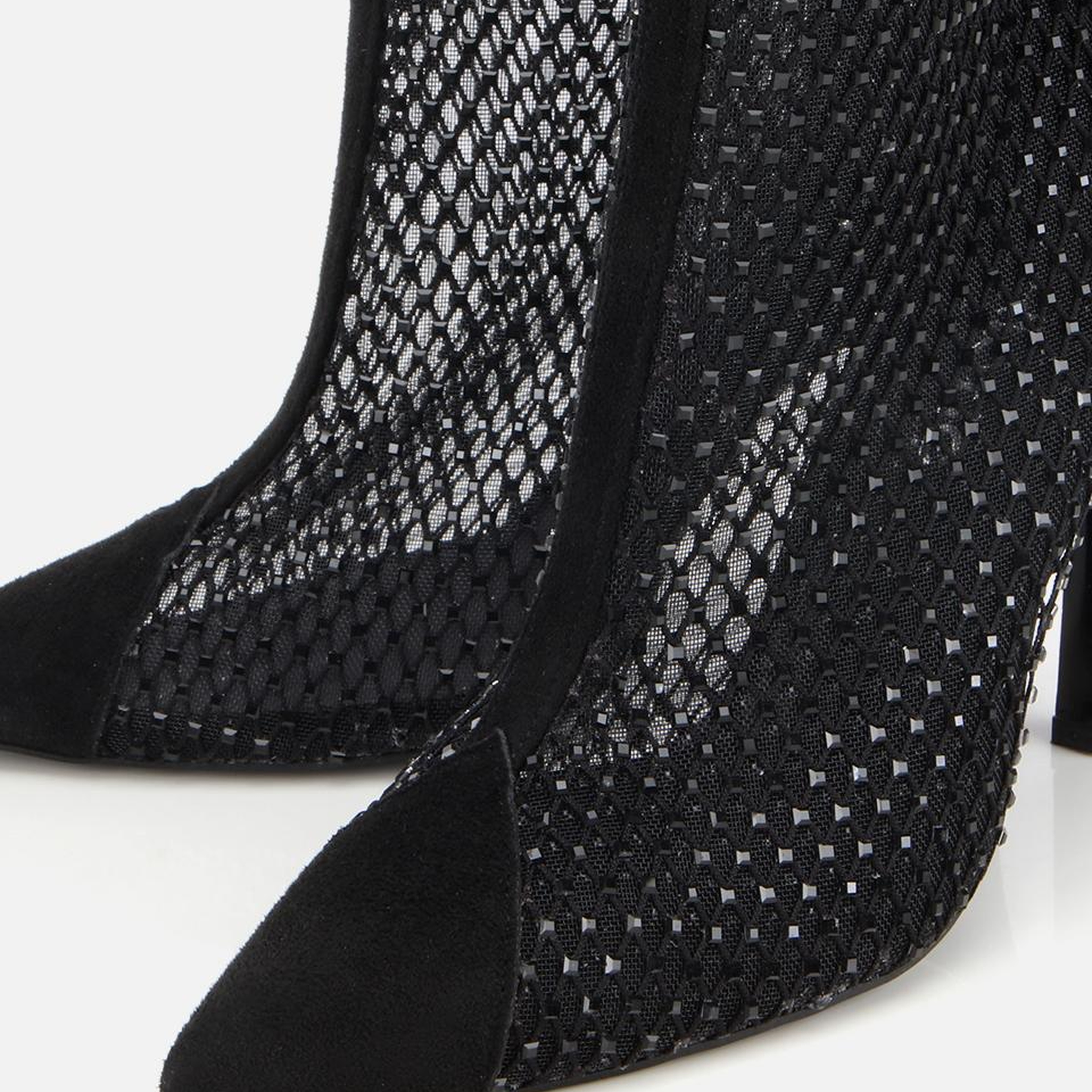 Kadın Siyah Fileli Taş Detaylı Bilekte Topuklu Bot