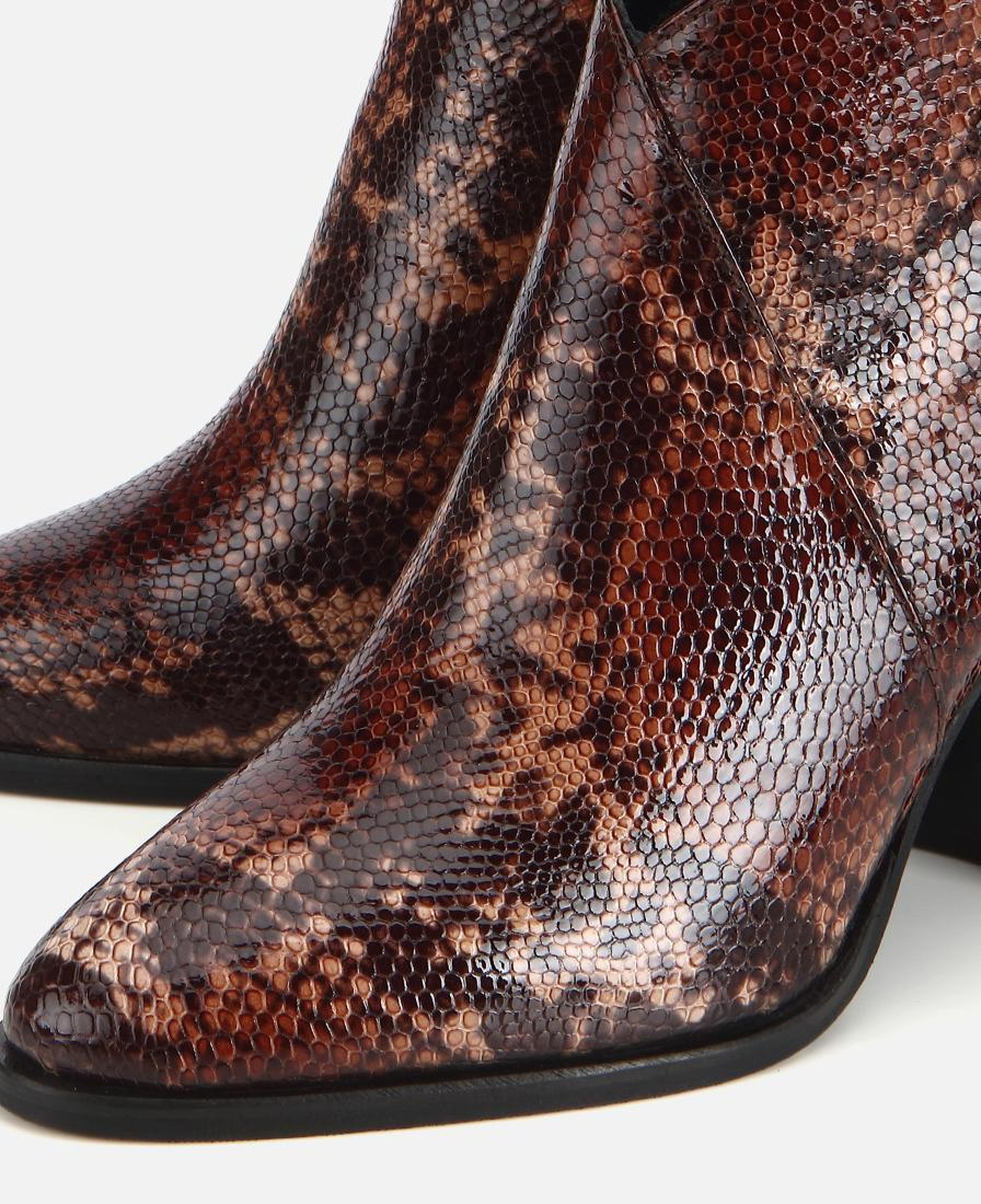 Kadın Deri Kahverengi Yılan Desenli Topuklu Bot