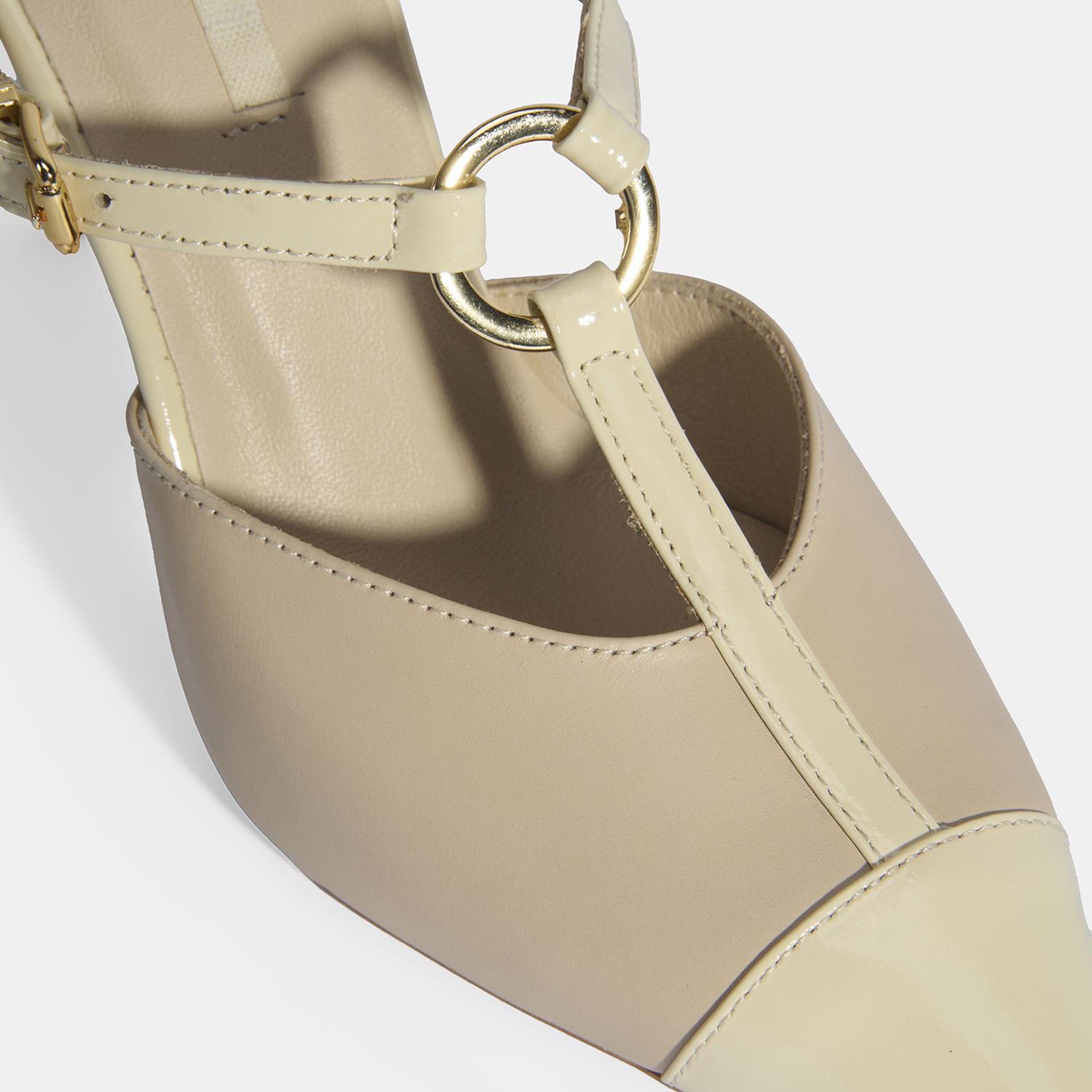 Kadın Bej Halka Aksesuarlı Deri Abiye Topuklu Terlik