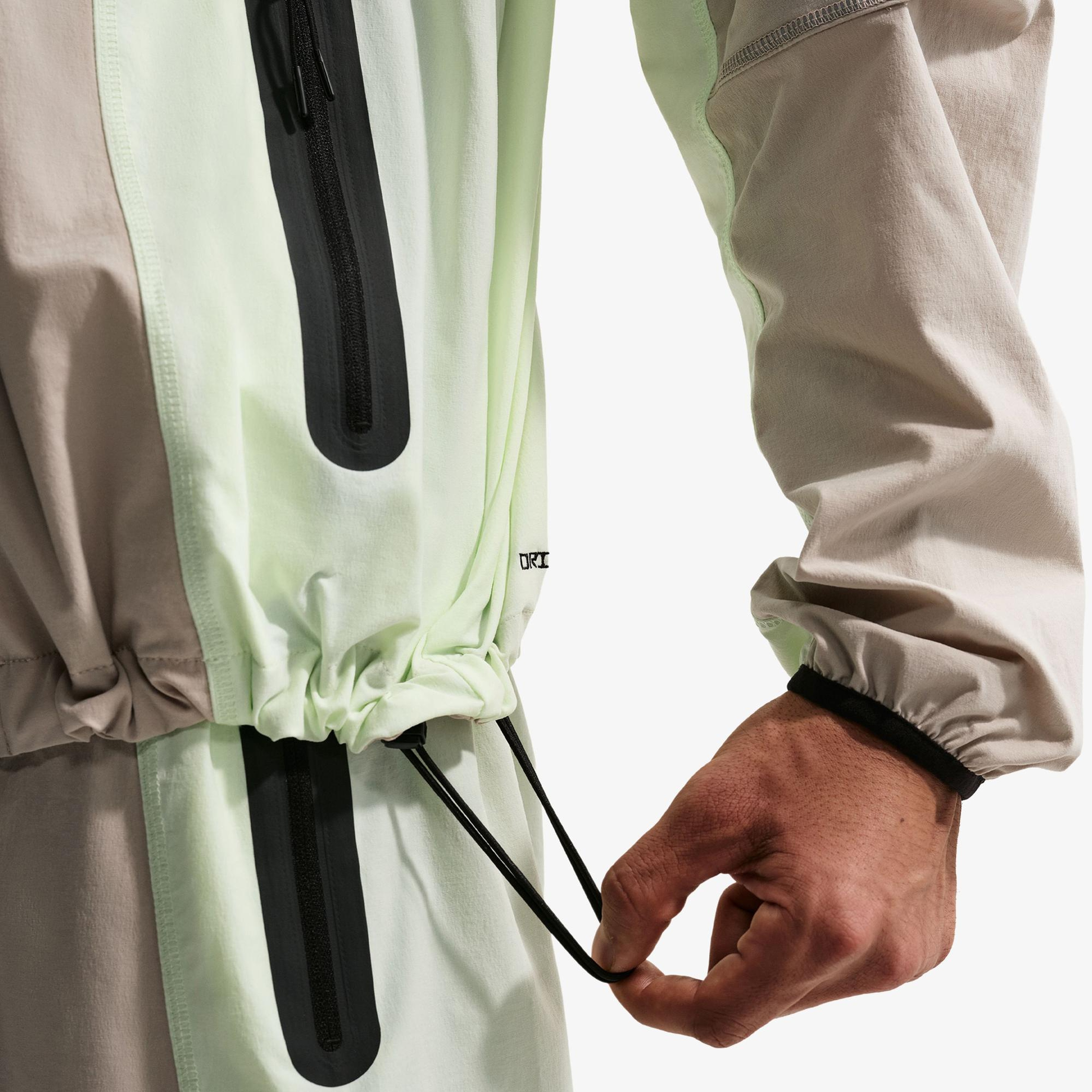 Nike Dri-Fit Tech Erkek Bej Ceket