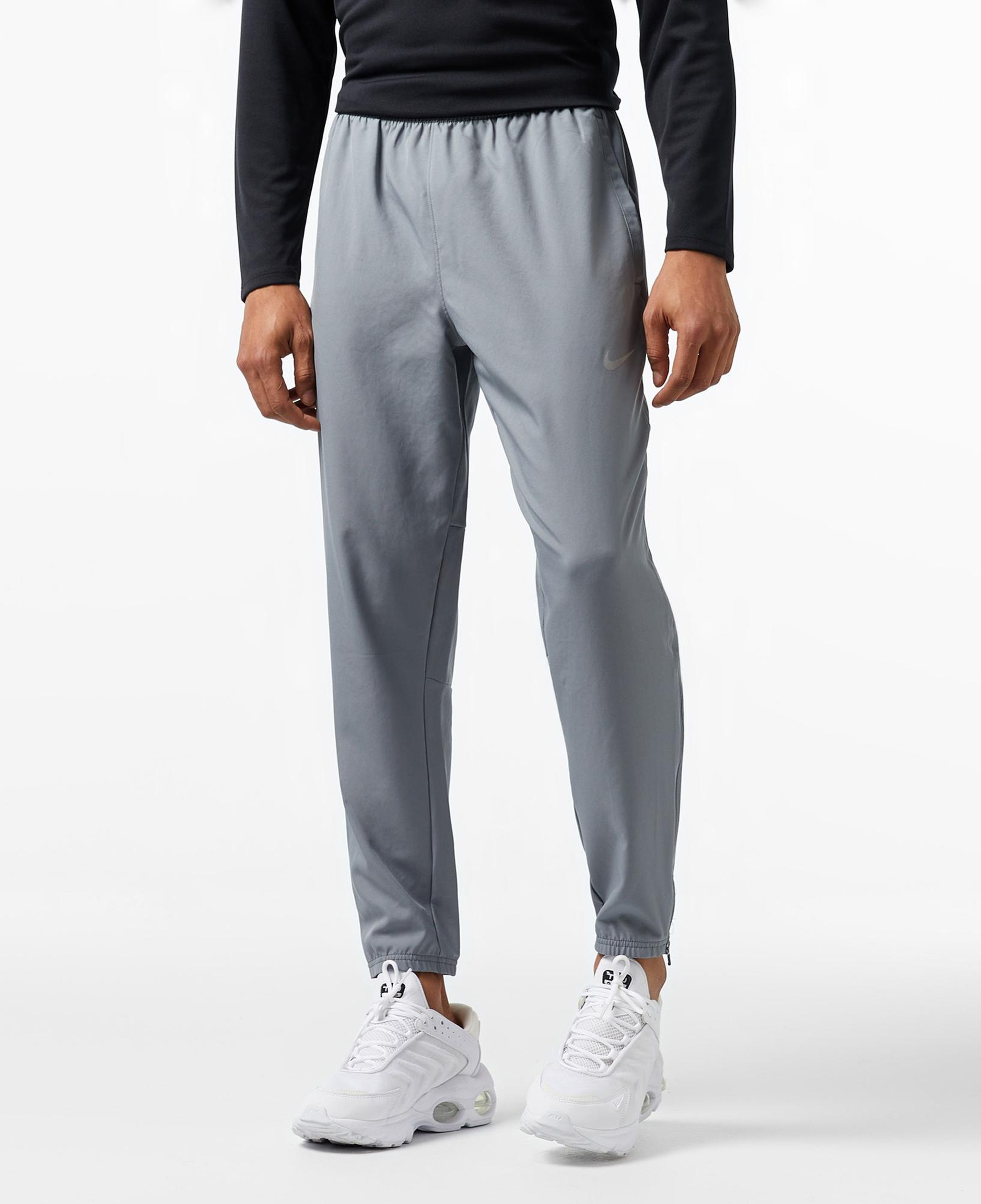 Nike Dri-Fit Challenger Woven Erkek Gri Eşofman Altı