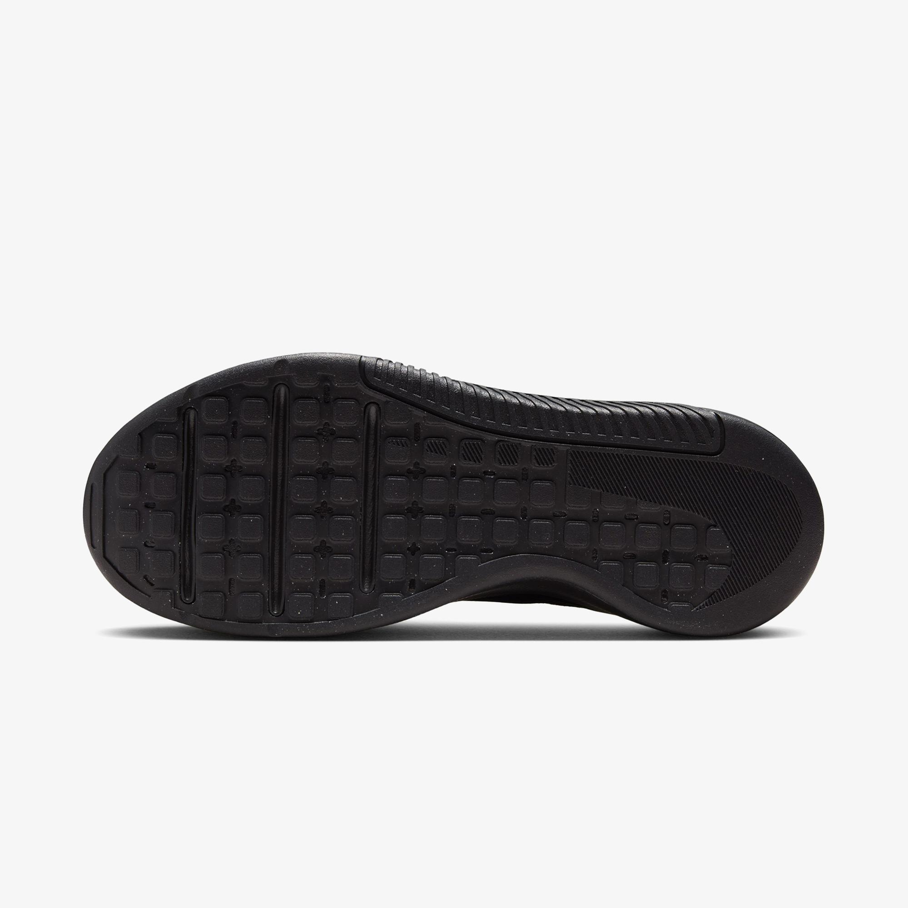 Nike MC Trainer 3 Erkek Siyah Spor Ayakkabı