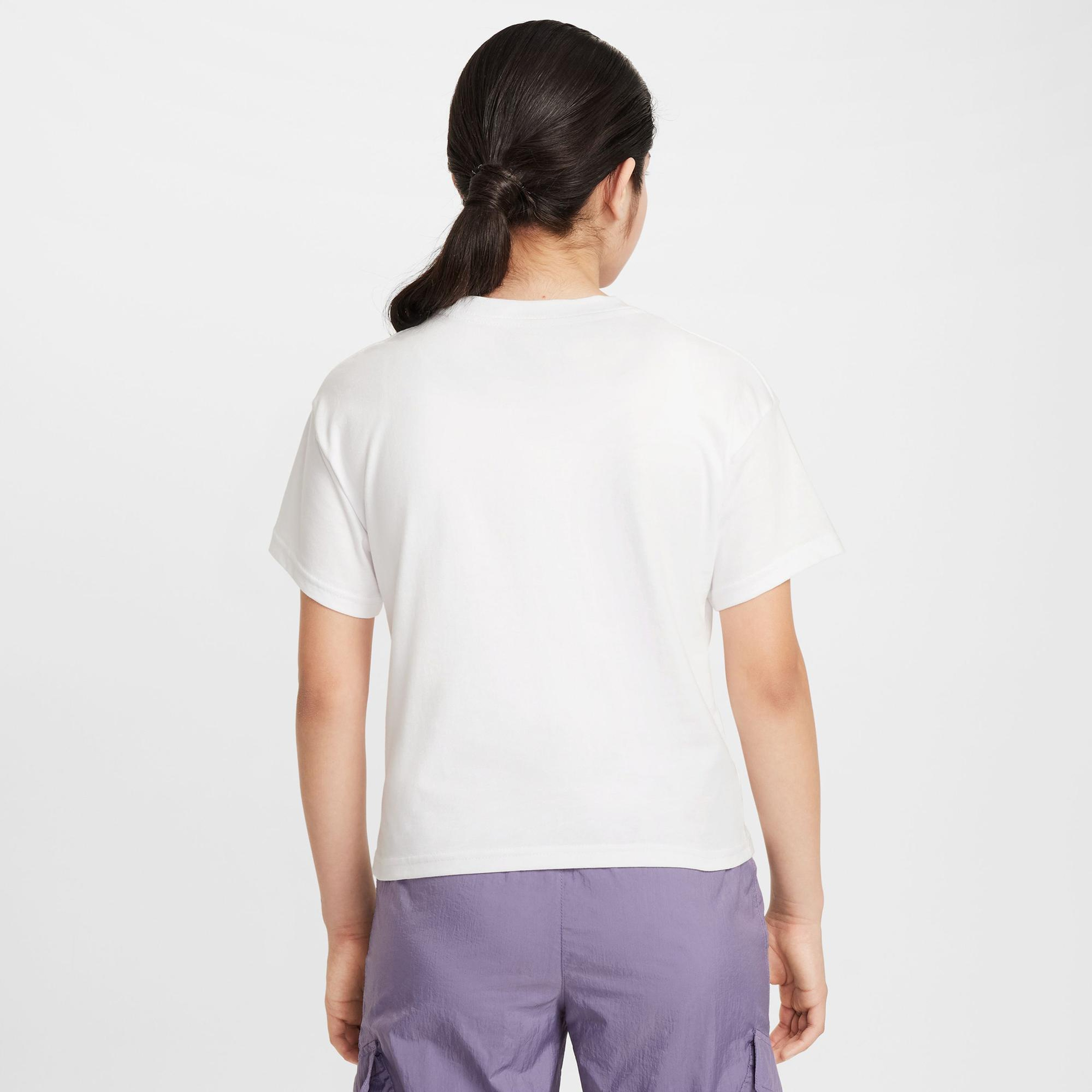 Nike Sportswear Boxy Essentials Çocuk Beyaz T-Shirt
