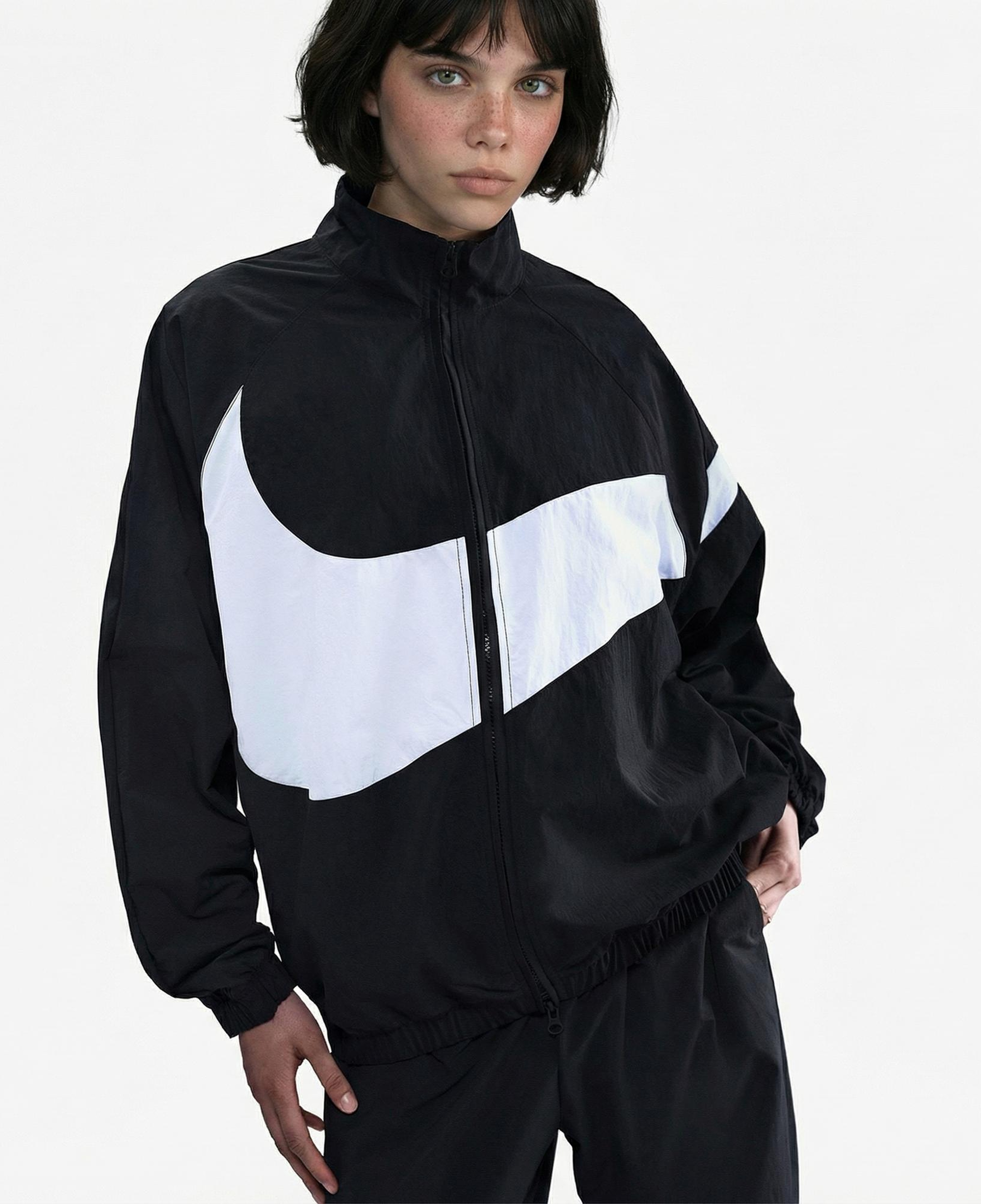 Nike Sportswear Logo Kadın Siyah Ceket