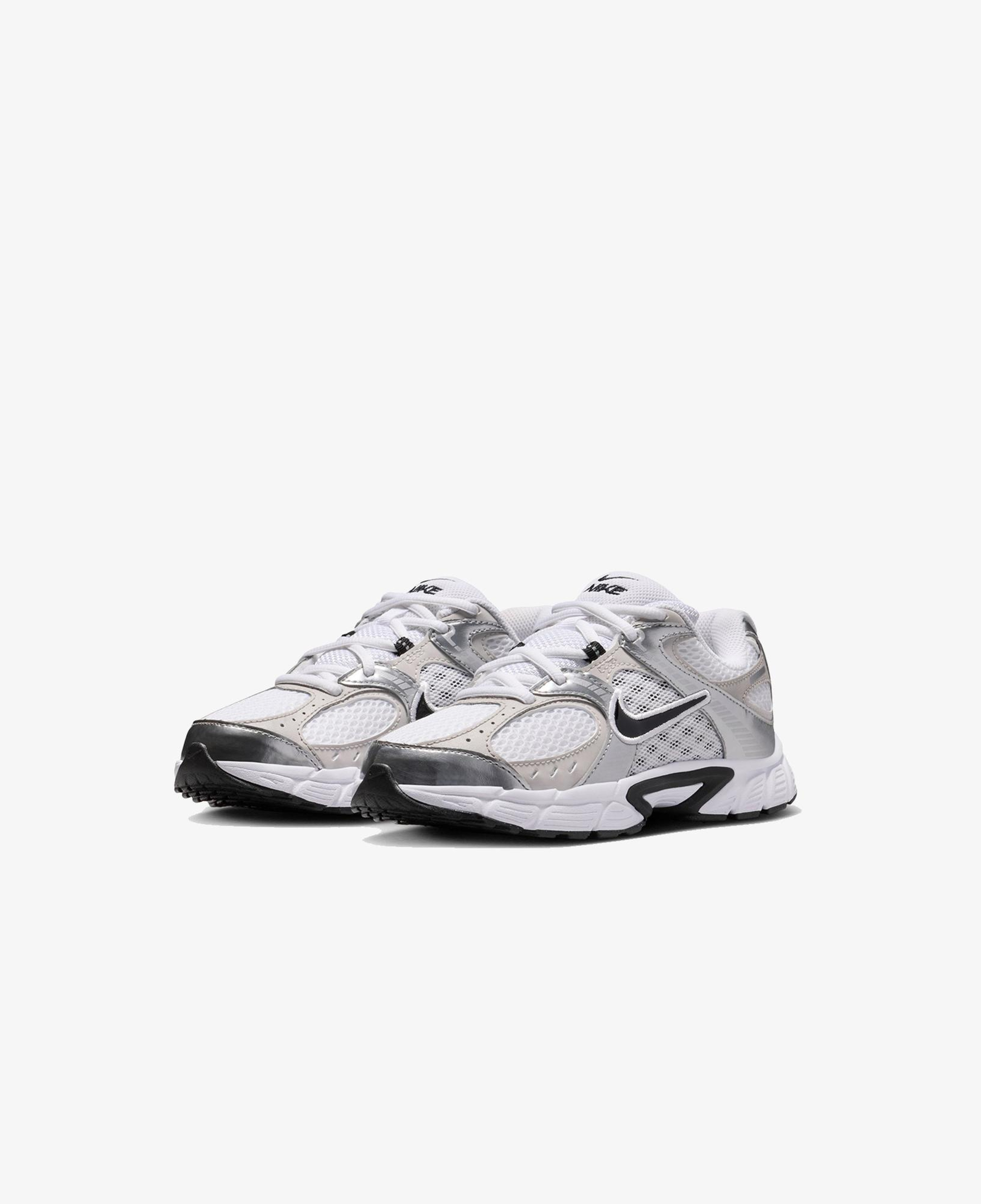 Nike V5 RNR Beyaz Spor Ayakkabı