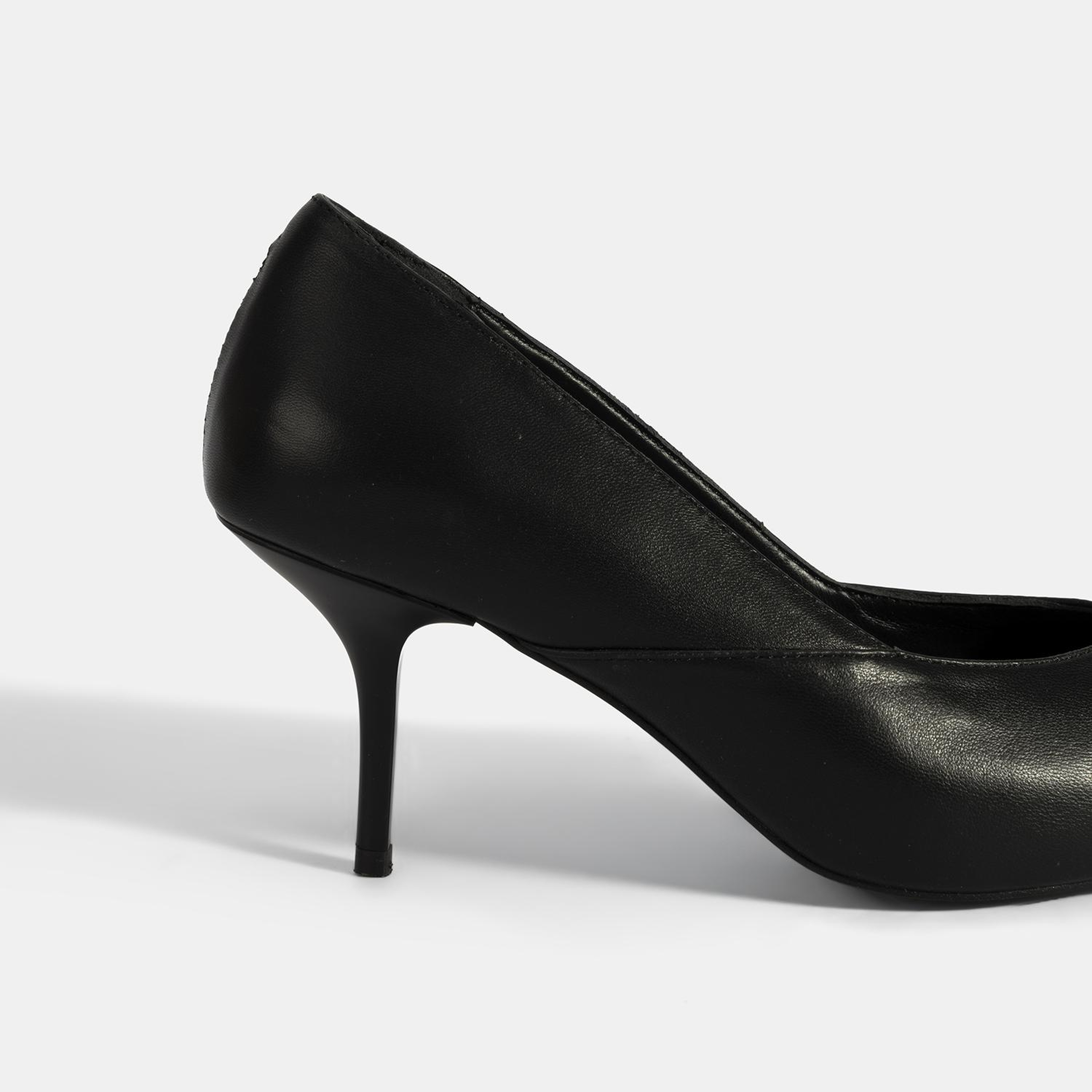 Kadın Siyah Deri Topuklu Klasik Ayakkabı