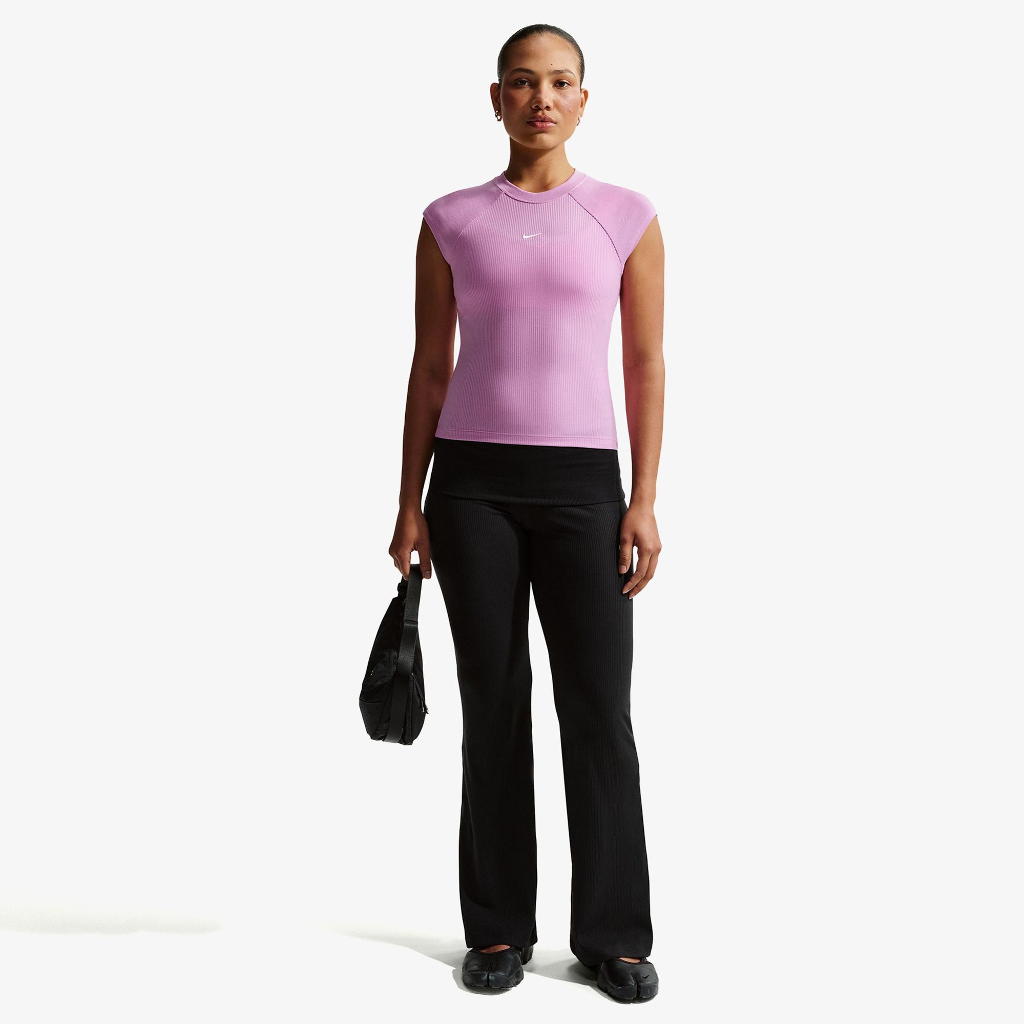 Nike Sportswear Chill Knit Kadın Pembe T-Shirt