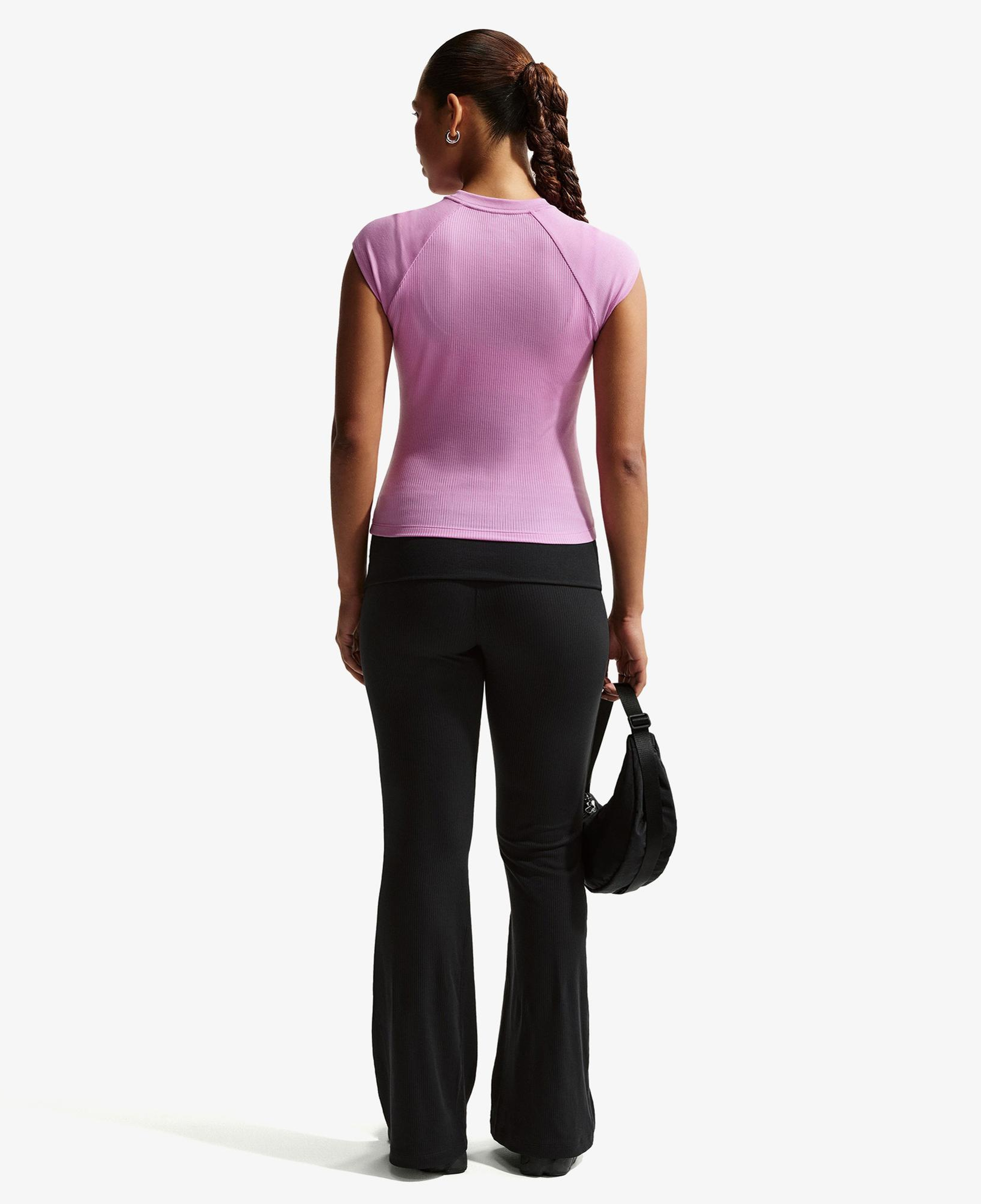 Nike Sportswear Chill Knit Kadın Pembe T-Shirt