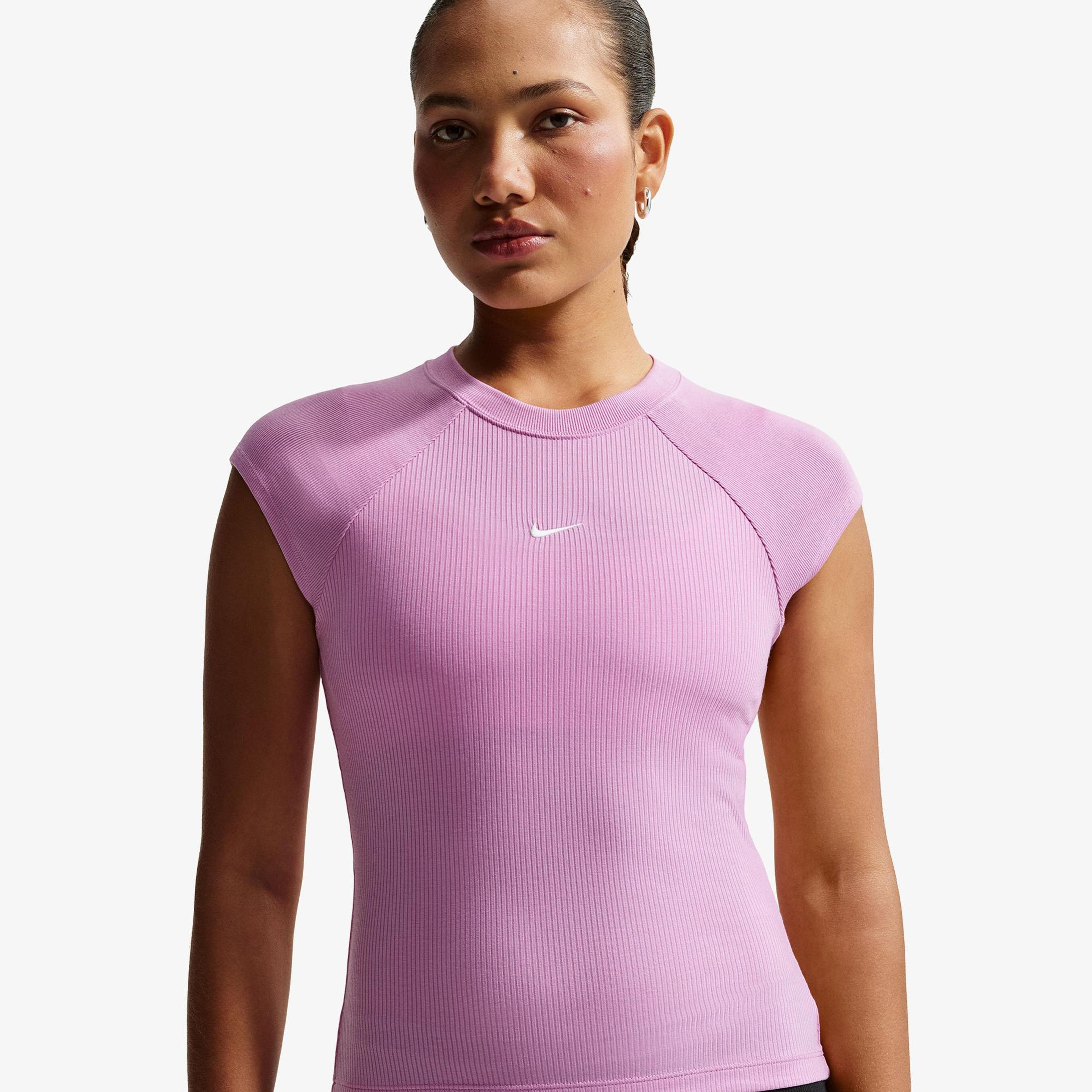 Nike Sportswear Chill Knit Kadın Pembe T-Shirt