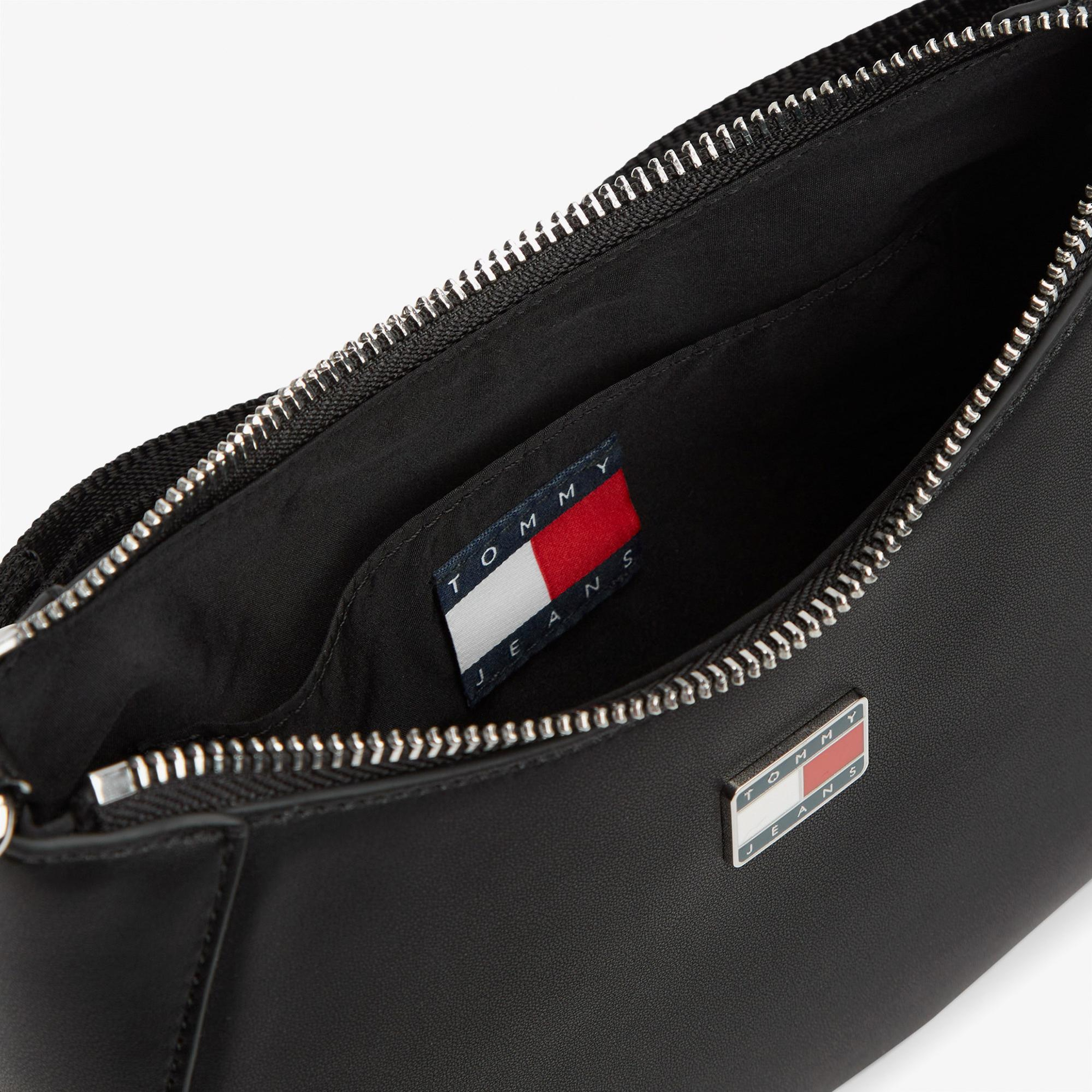 Tommy Hilfiger Daily Elevated Kadın Siyah Omuz Çantası