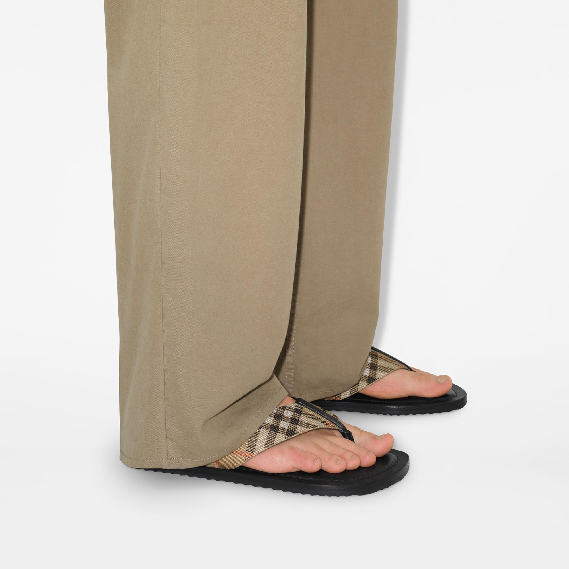 Burberry Pavilion Erkek Bej Terlik