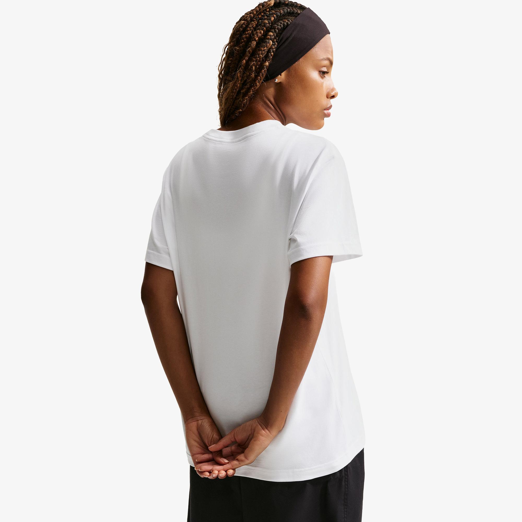 Nike Sportswear Classic Kadın Beyaz T-Shirt