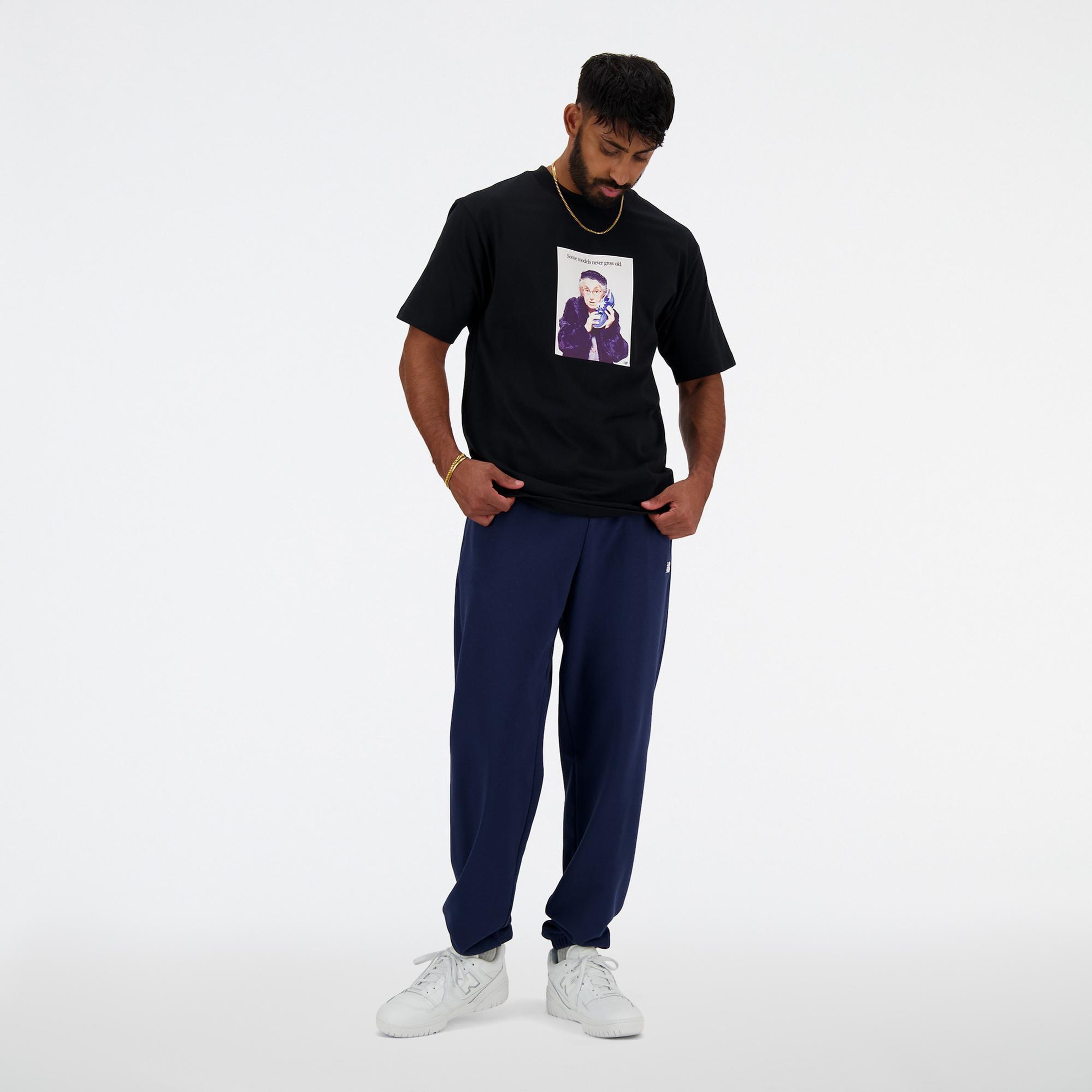 New Balance Athletics Models Never Age Relaxed Erkek Siyah T-Shirt