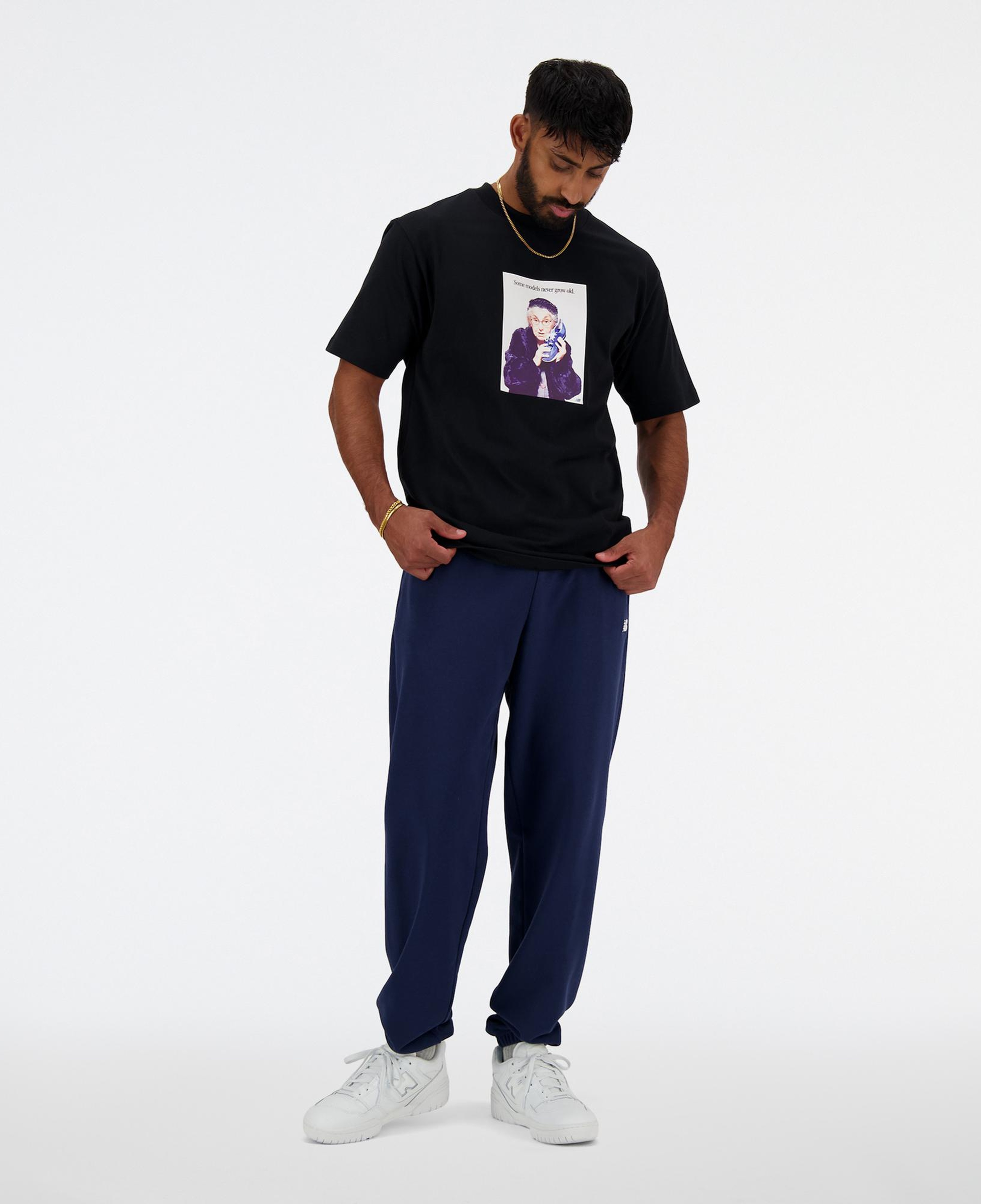 New Balance Athletics Models Never Age Relaxed Erkek Siyah T-Shirt