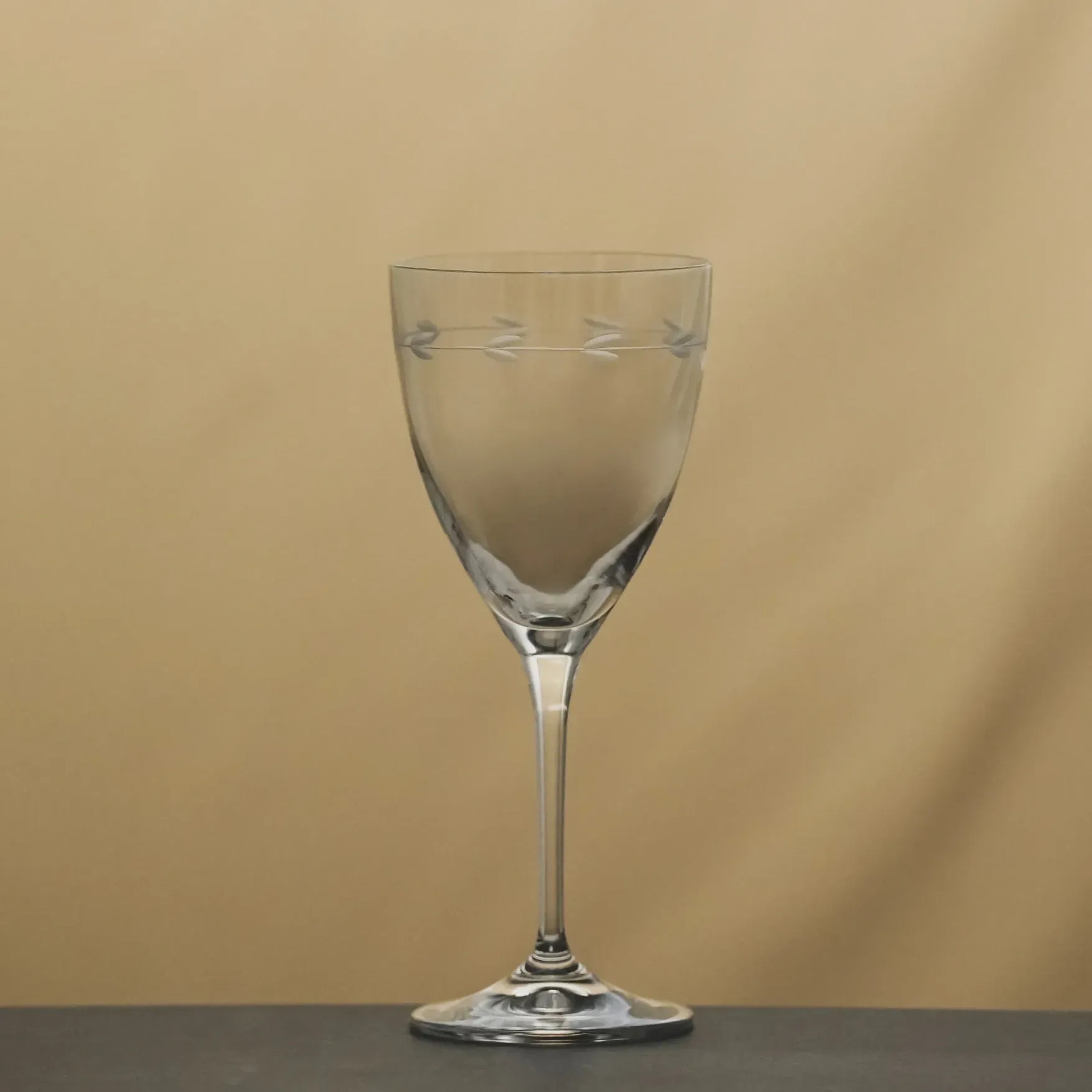 Rythym Kristal Beyaz Şarap Kadehi 250 cc