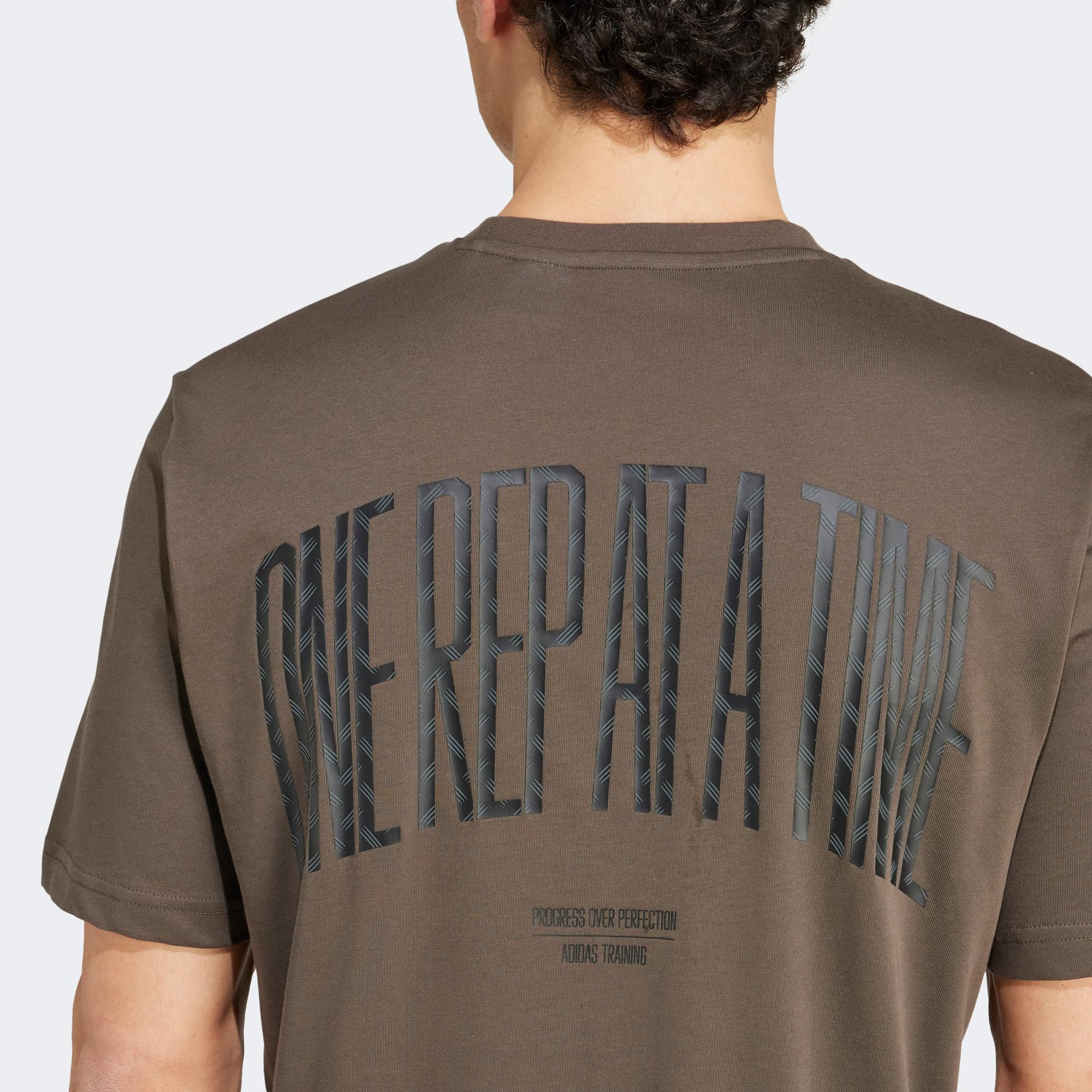 adidas Strength Graphic Erkek Kahverengi T-Shirt