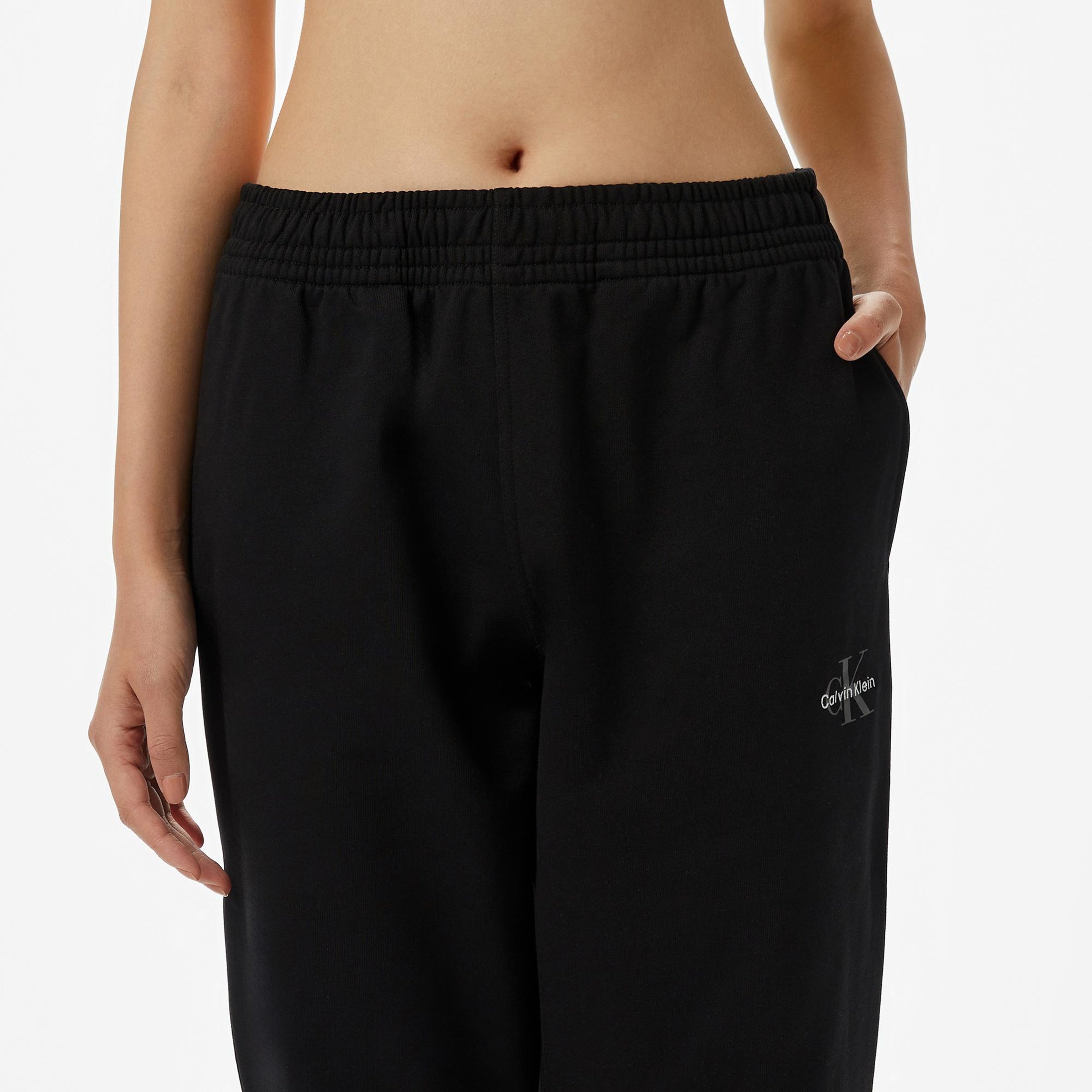 Calvin Klein Monologo French Terry Jogger Kadın Siyah Eşofman Altı