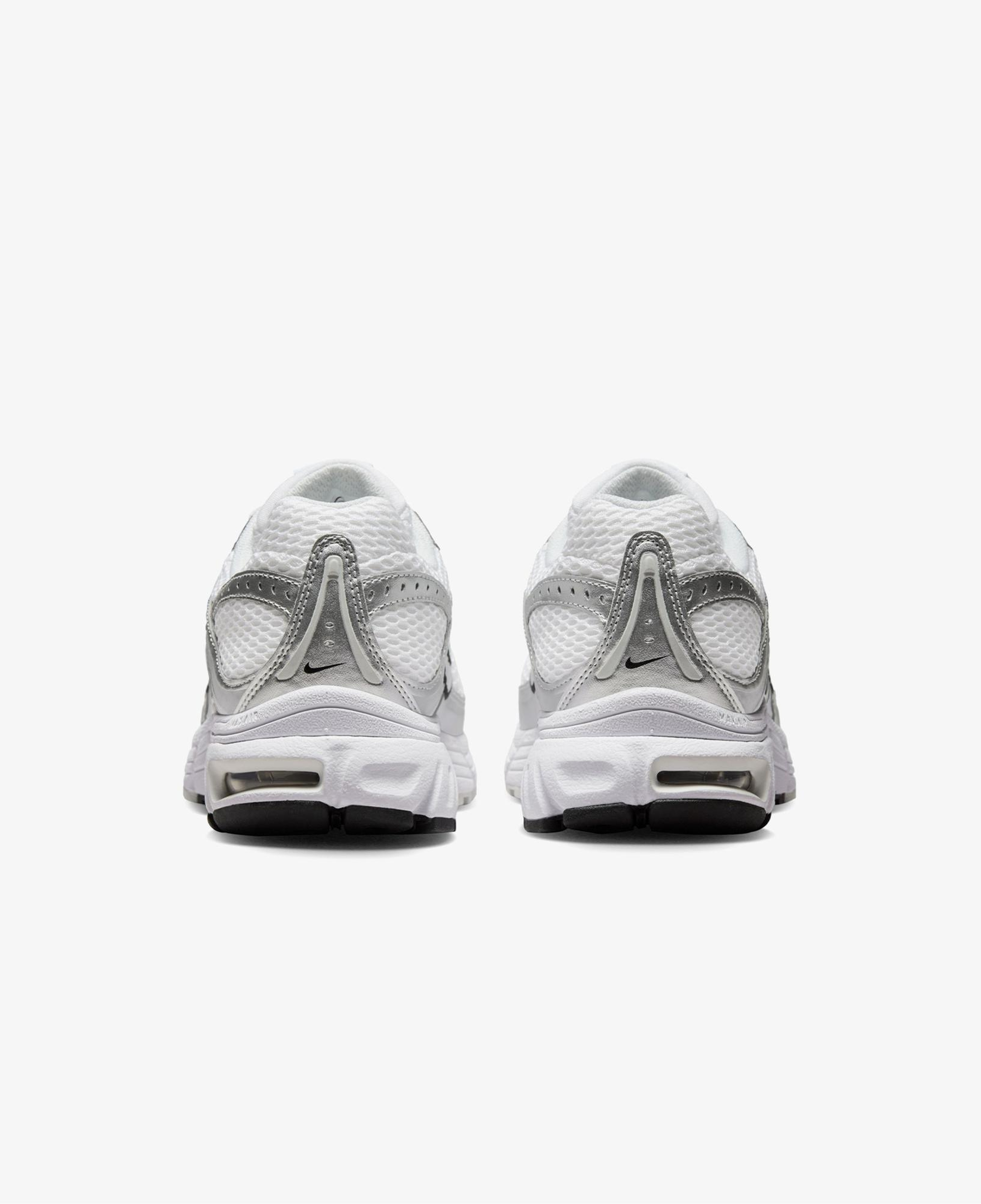 Nike Air Max Moto Kadın Beyaz Spor Ayakkabı