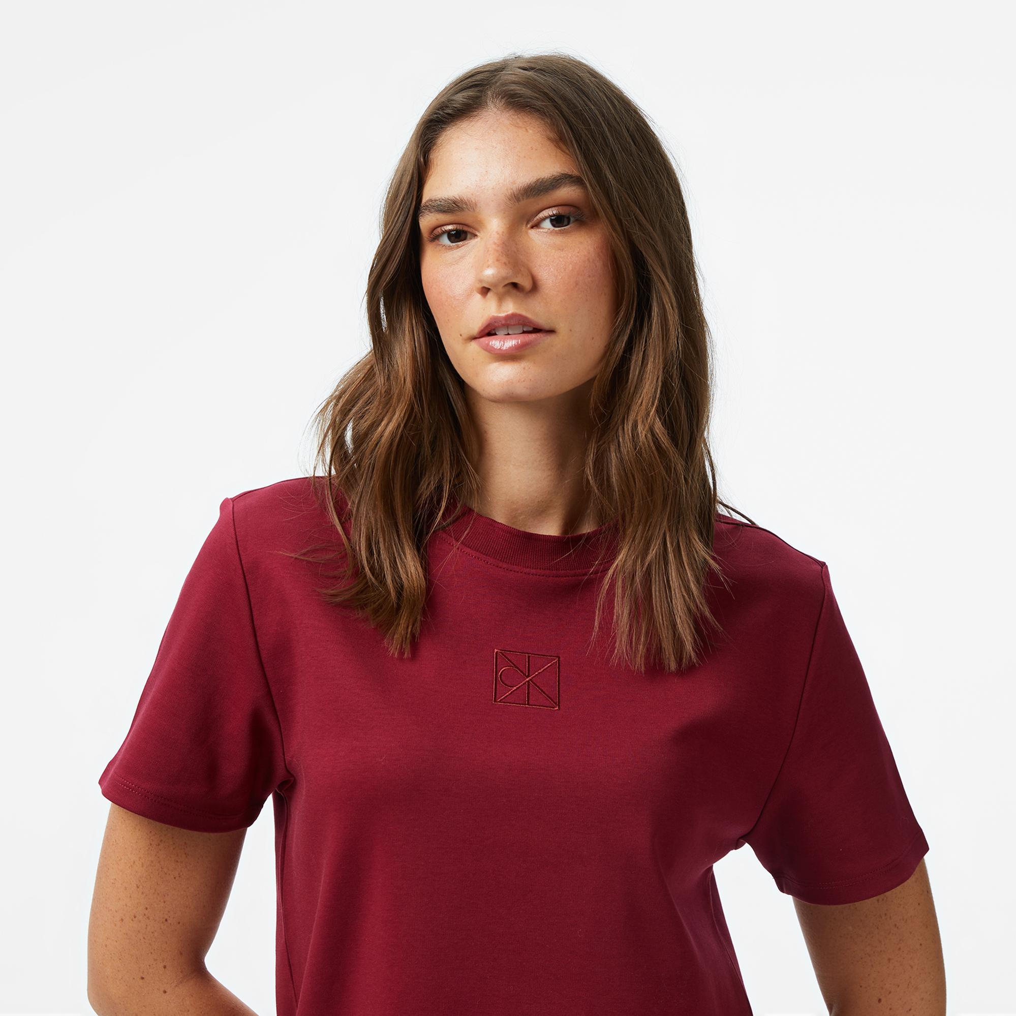 Calvin Klein Interlock Emblem Mock Kadın Kırmızı T-Shirt