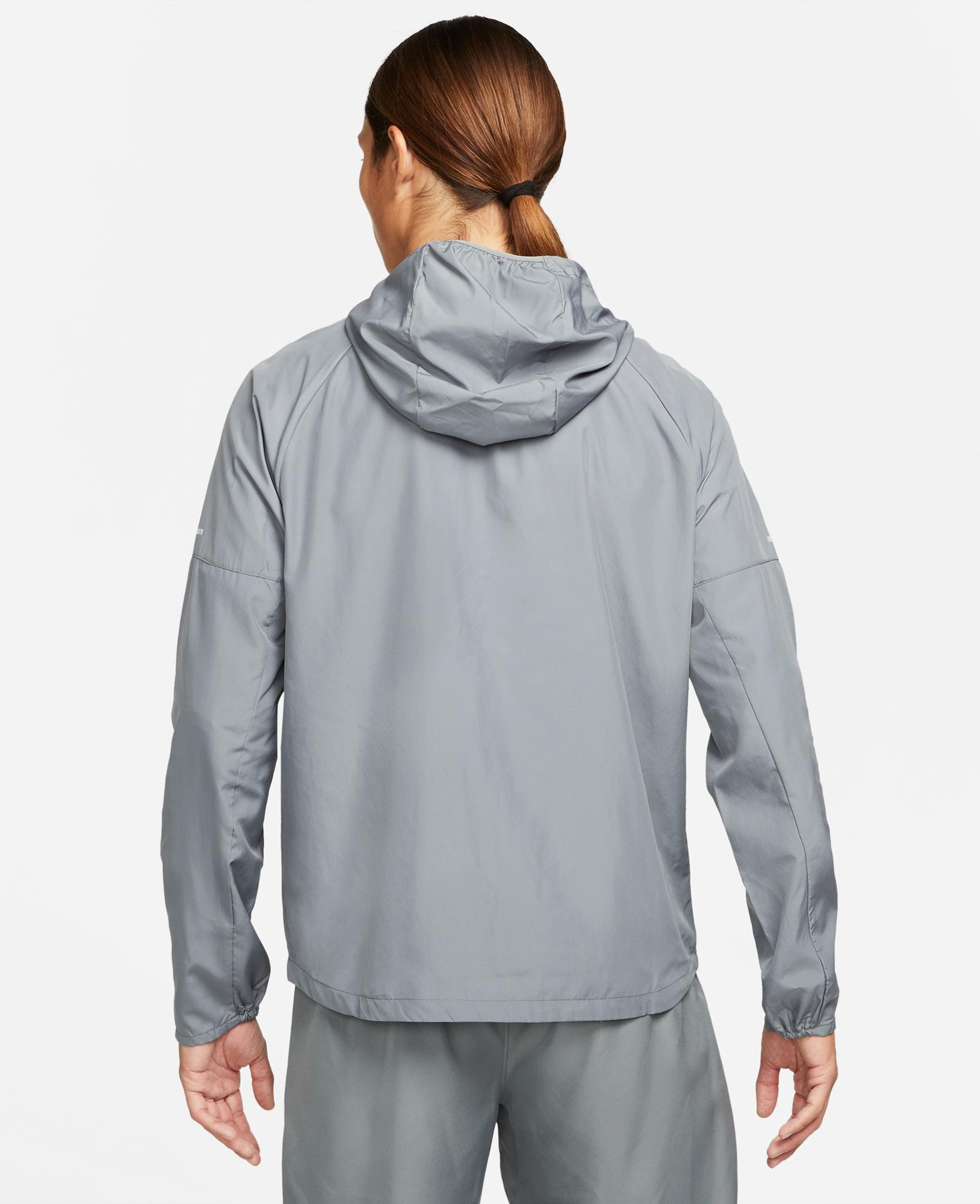Nike Repel Miler Erkek Gri Rüzgarlık