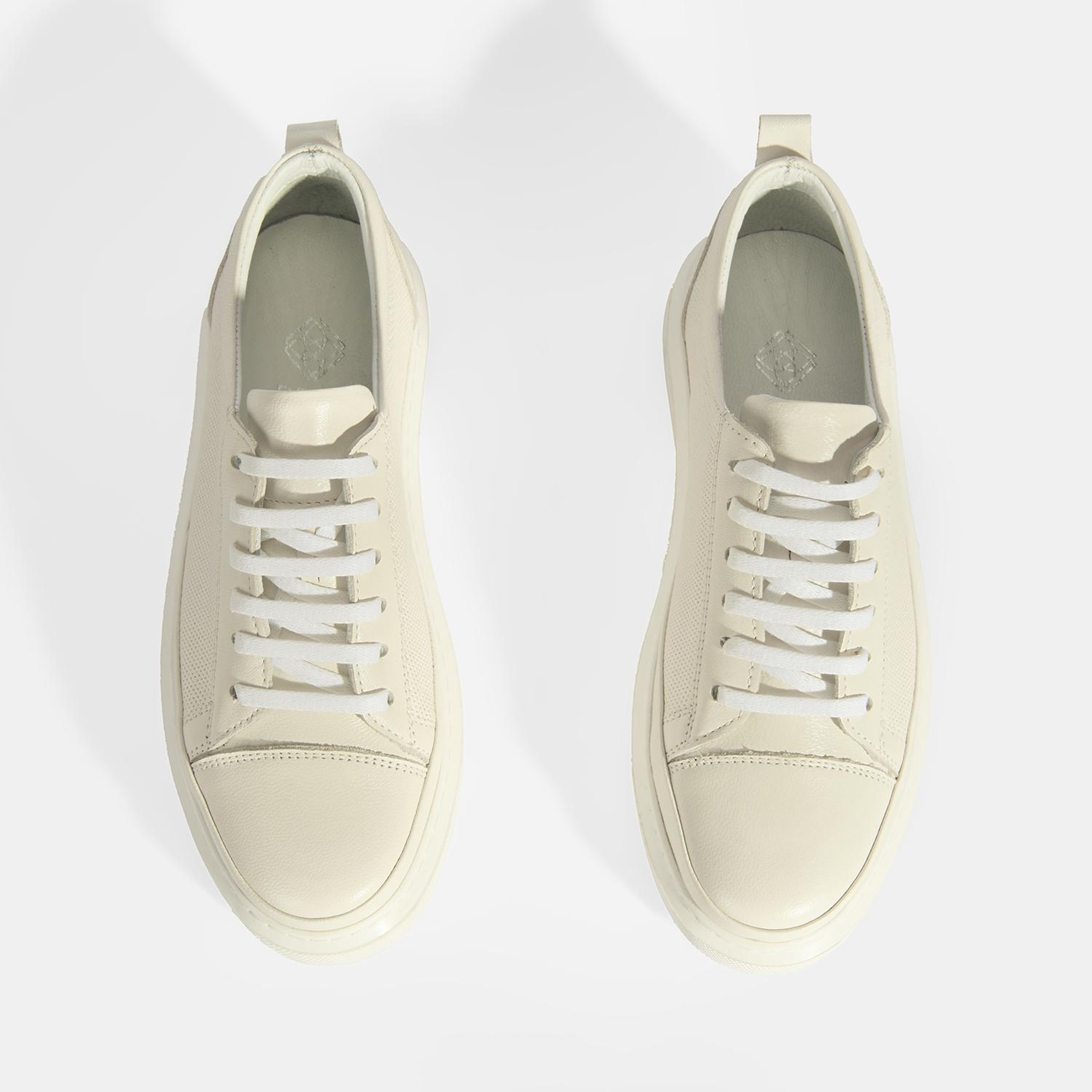 Kadın Beyaz Deri Bağcıklı Spor Ayakkabı