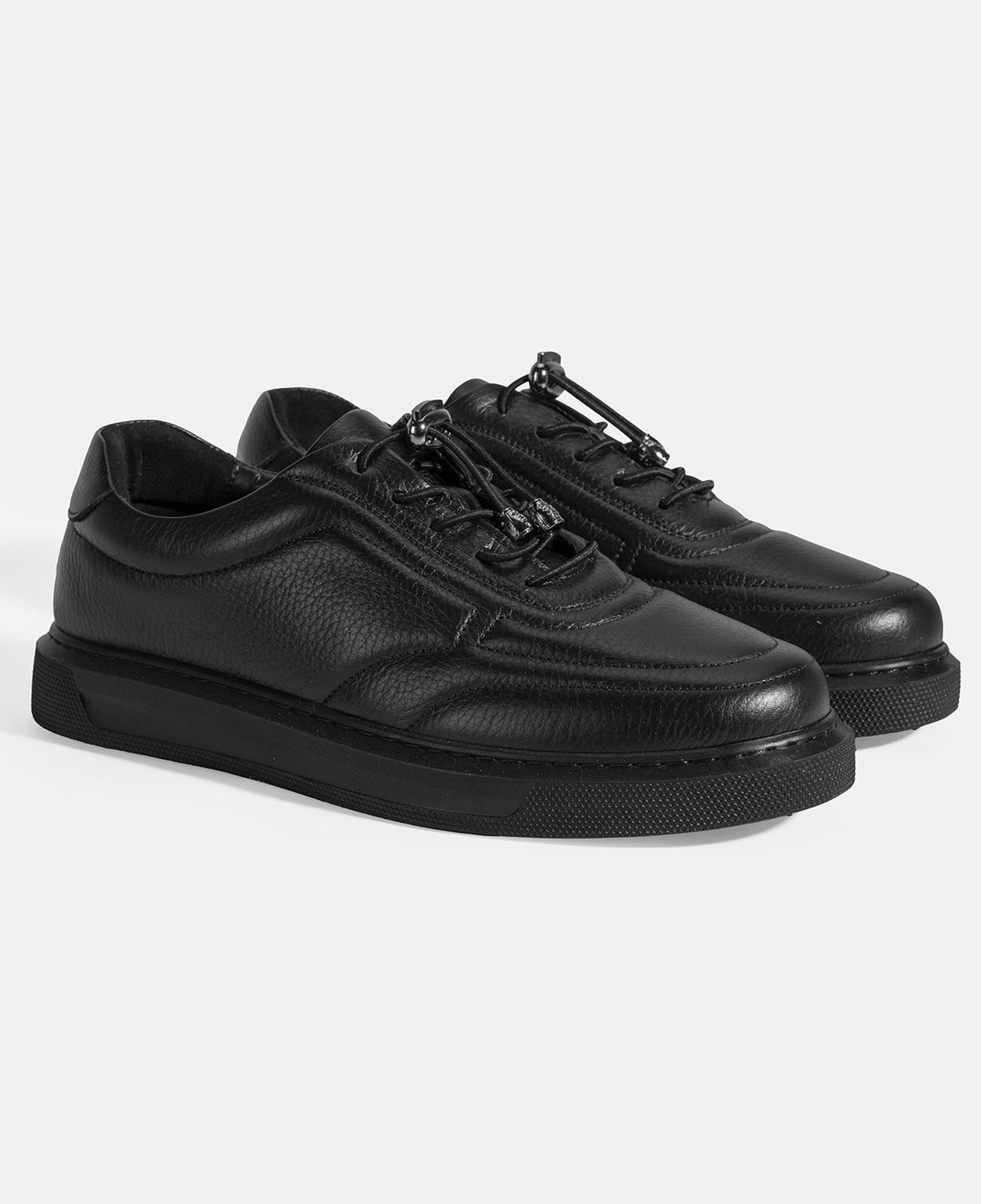 Kadın Siyah Bağcıklı Günlük Deri Ayakkabı