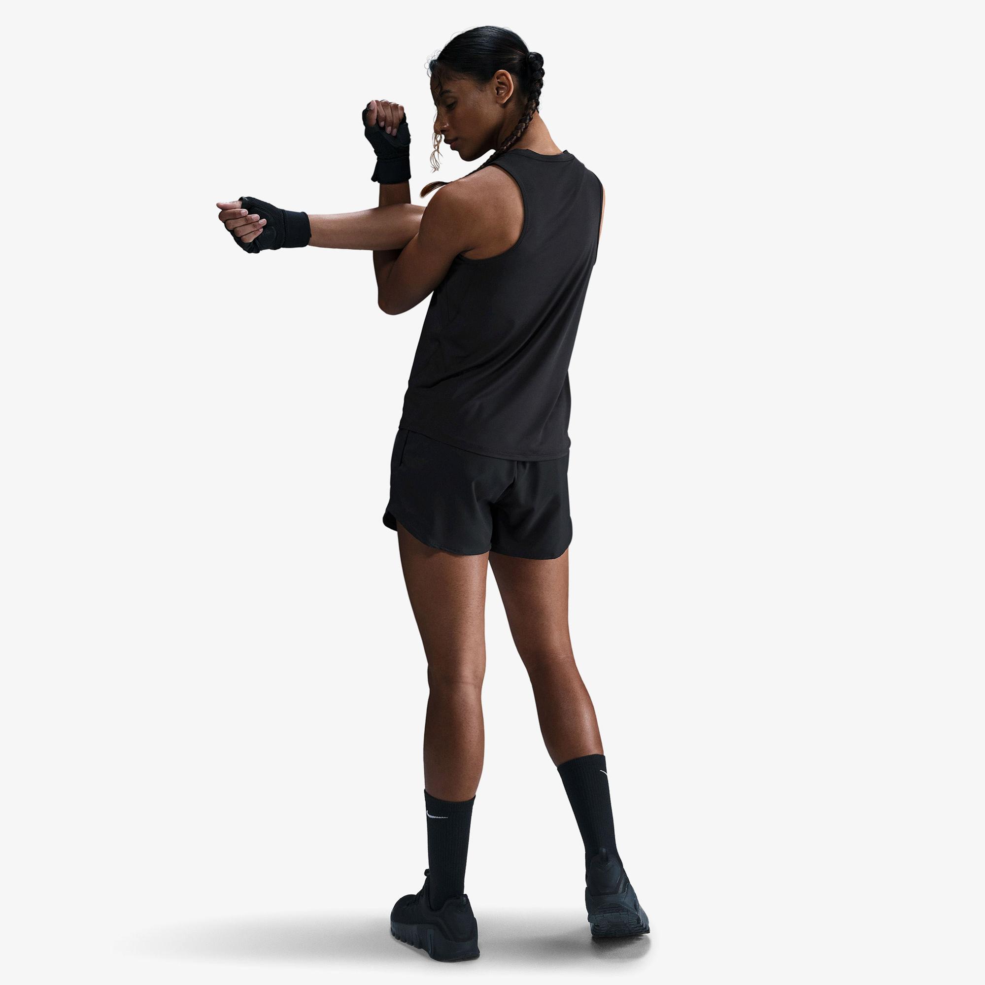 Nike One Classic Dri-Fit Kadın Siyah Kolsuz T-Shirt