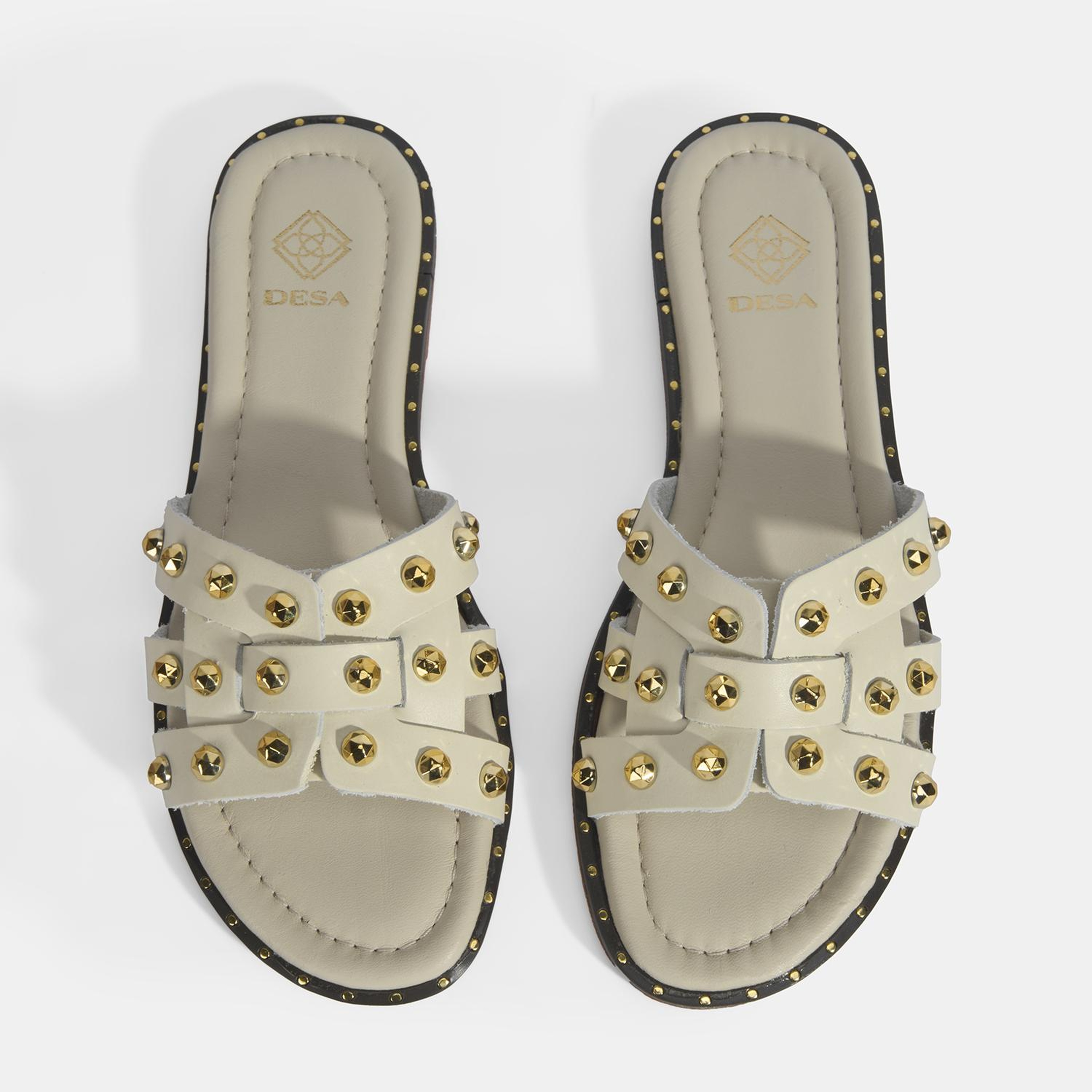 Kadın Krem Zımba Detaylı Deri Terlik