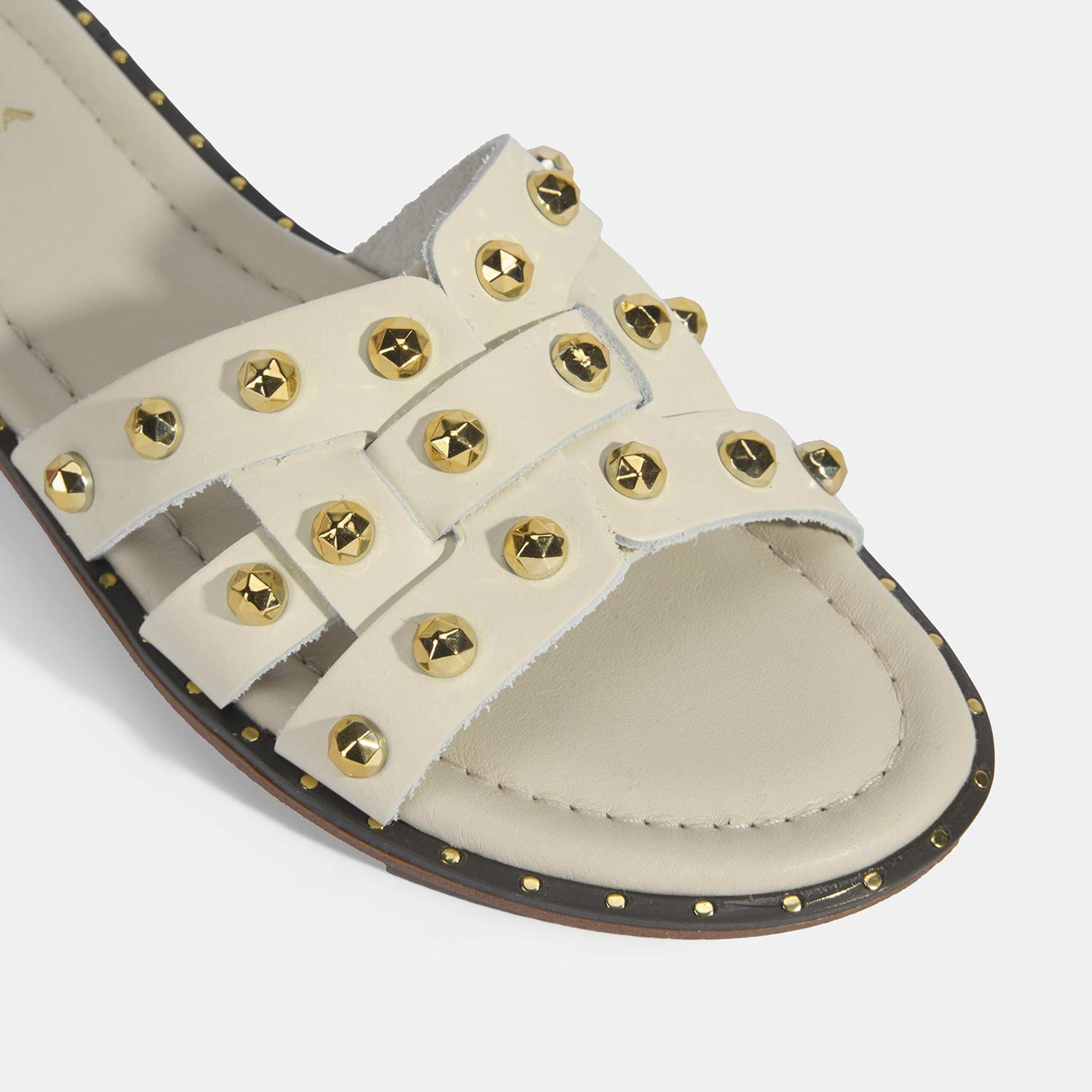 Kadın Krem Zımba Detaylı Deri Terlik