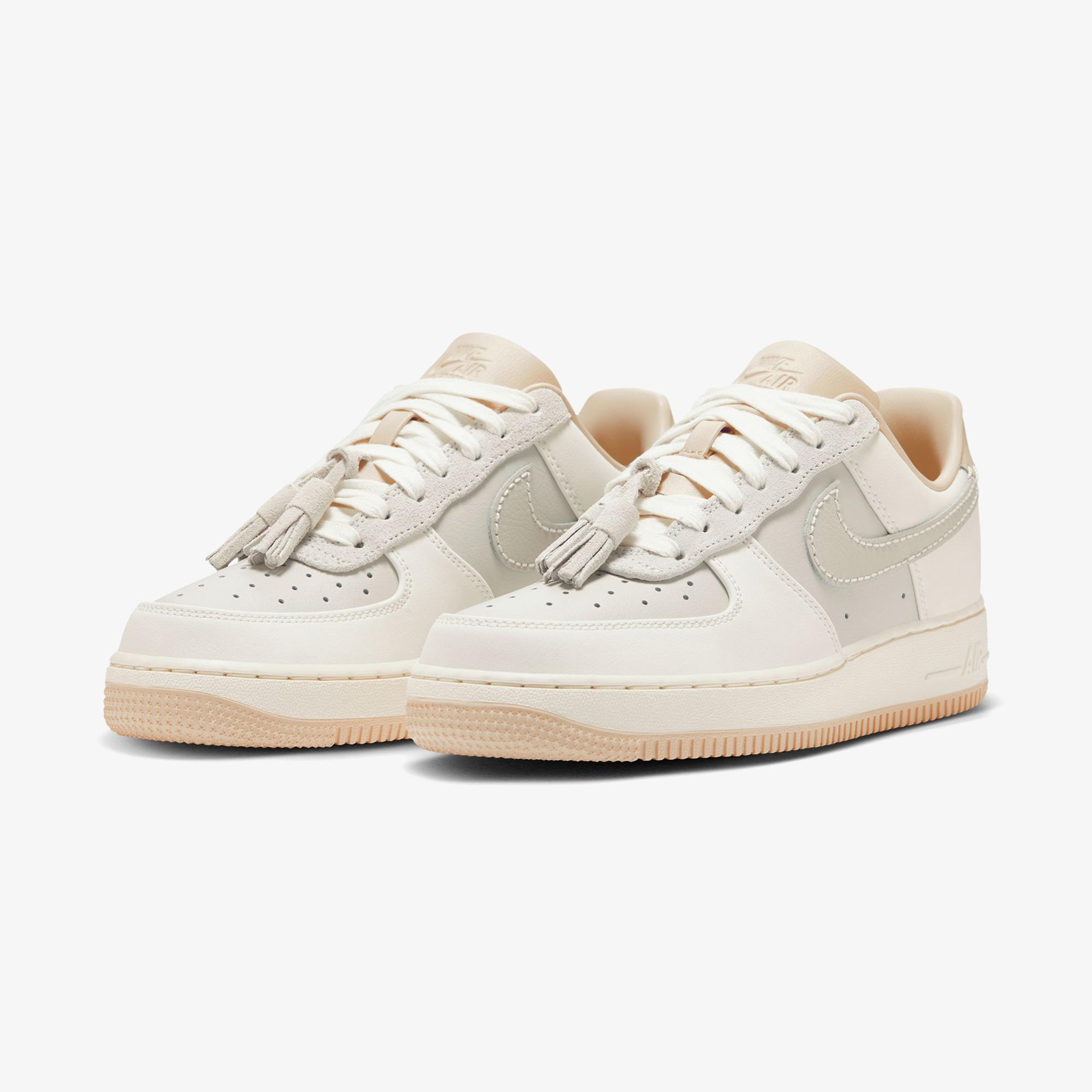 Nike Air Force 1 '07 Kadın Krem Rengi Spor Ayakkabı