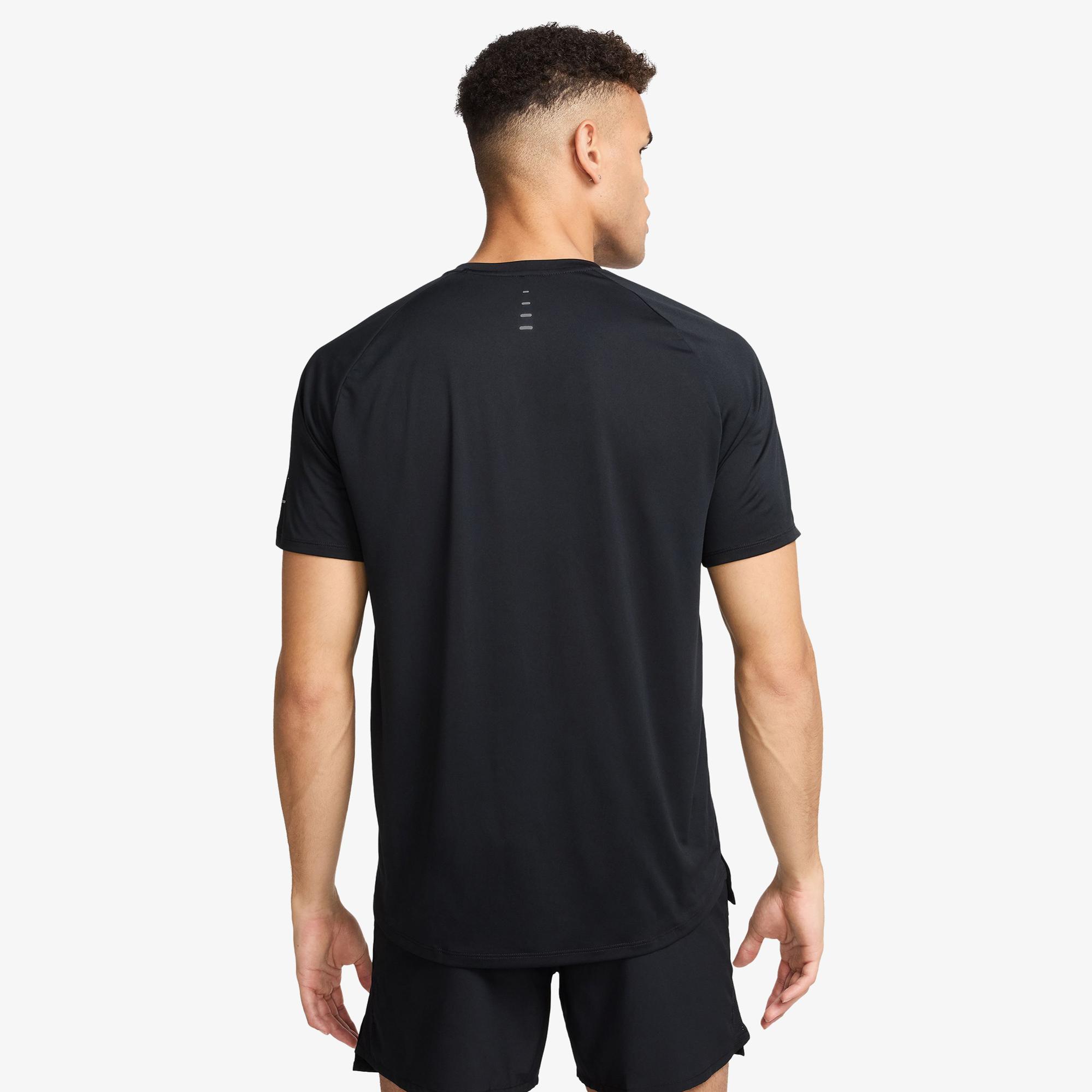 Nike Dri-Fit Stride Erkek Siyah T-Shirt