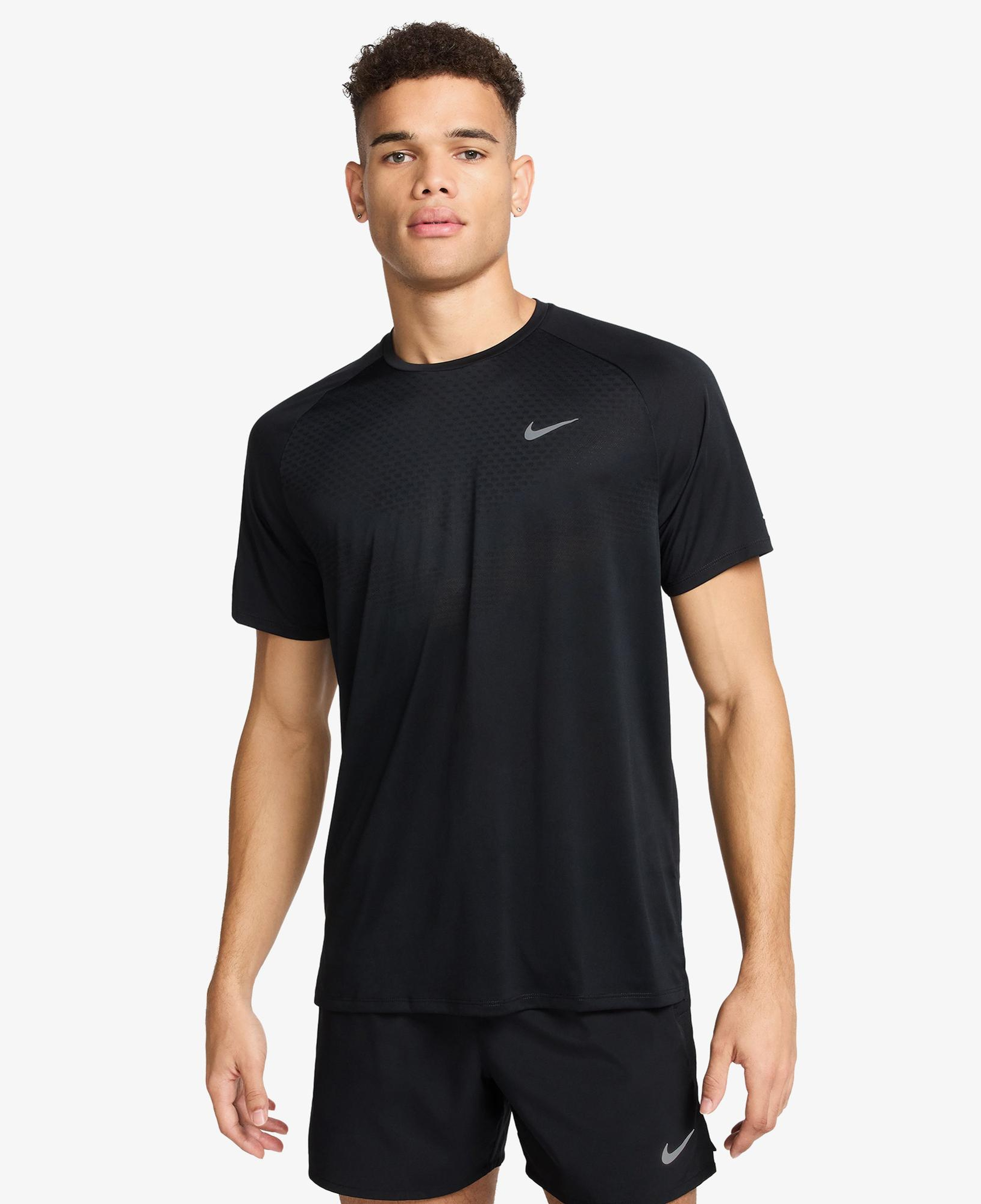 Nike Dri-Fit Stride Erkek Siyah T-Shirt