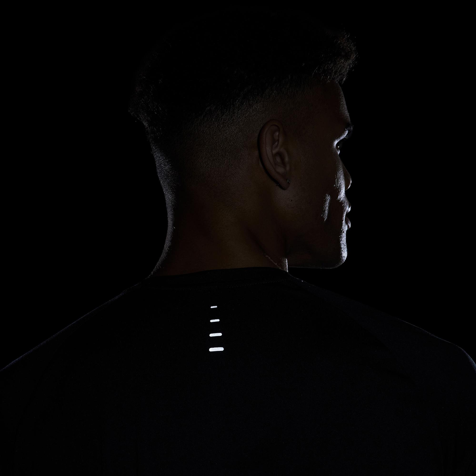 Nike Dri-Fit Stride Erkek Siyah T-Shirt