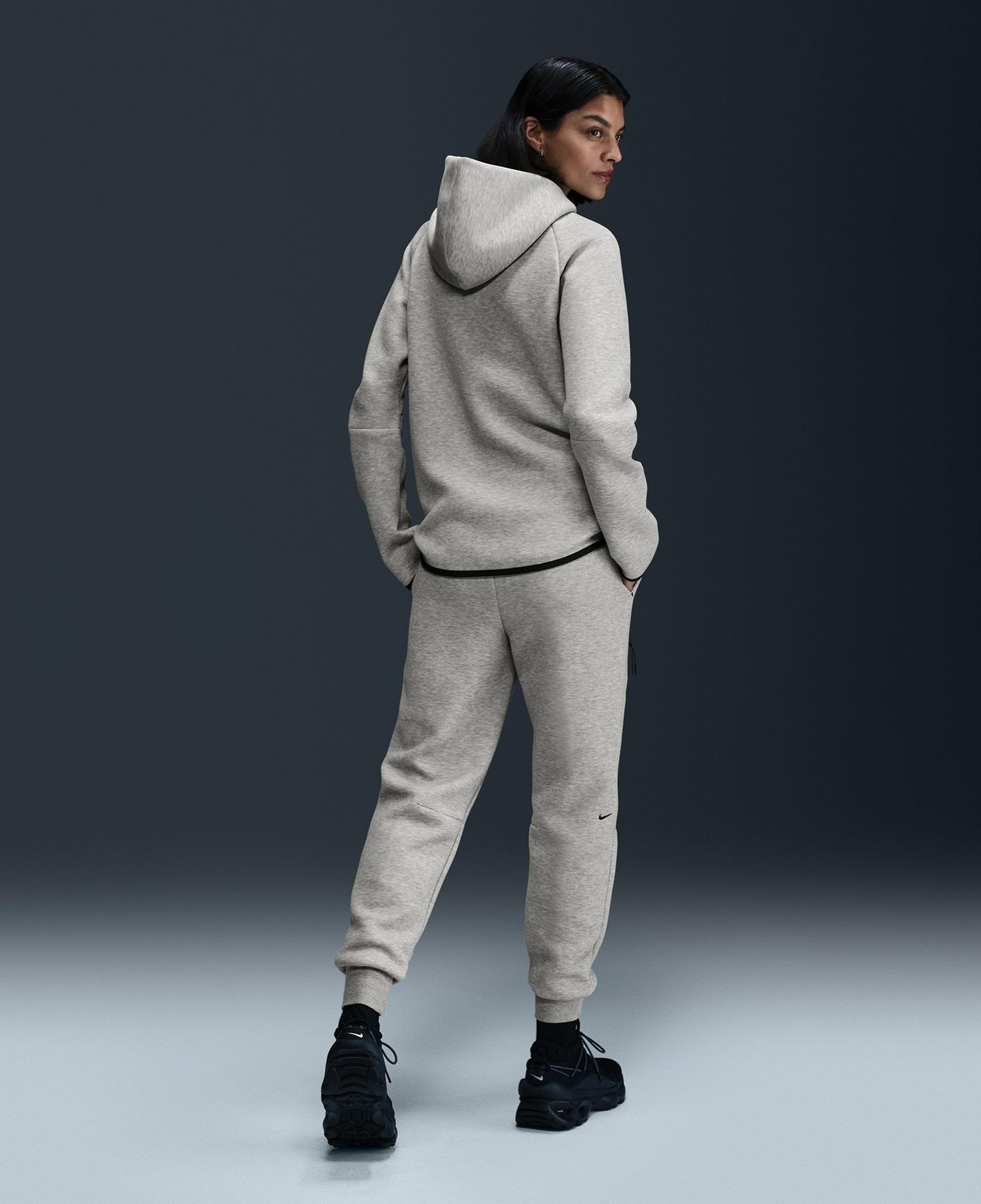 Nike Sportswear Tech Fleece Kadın Gri Eşofman Altı