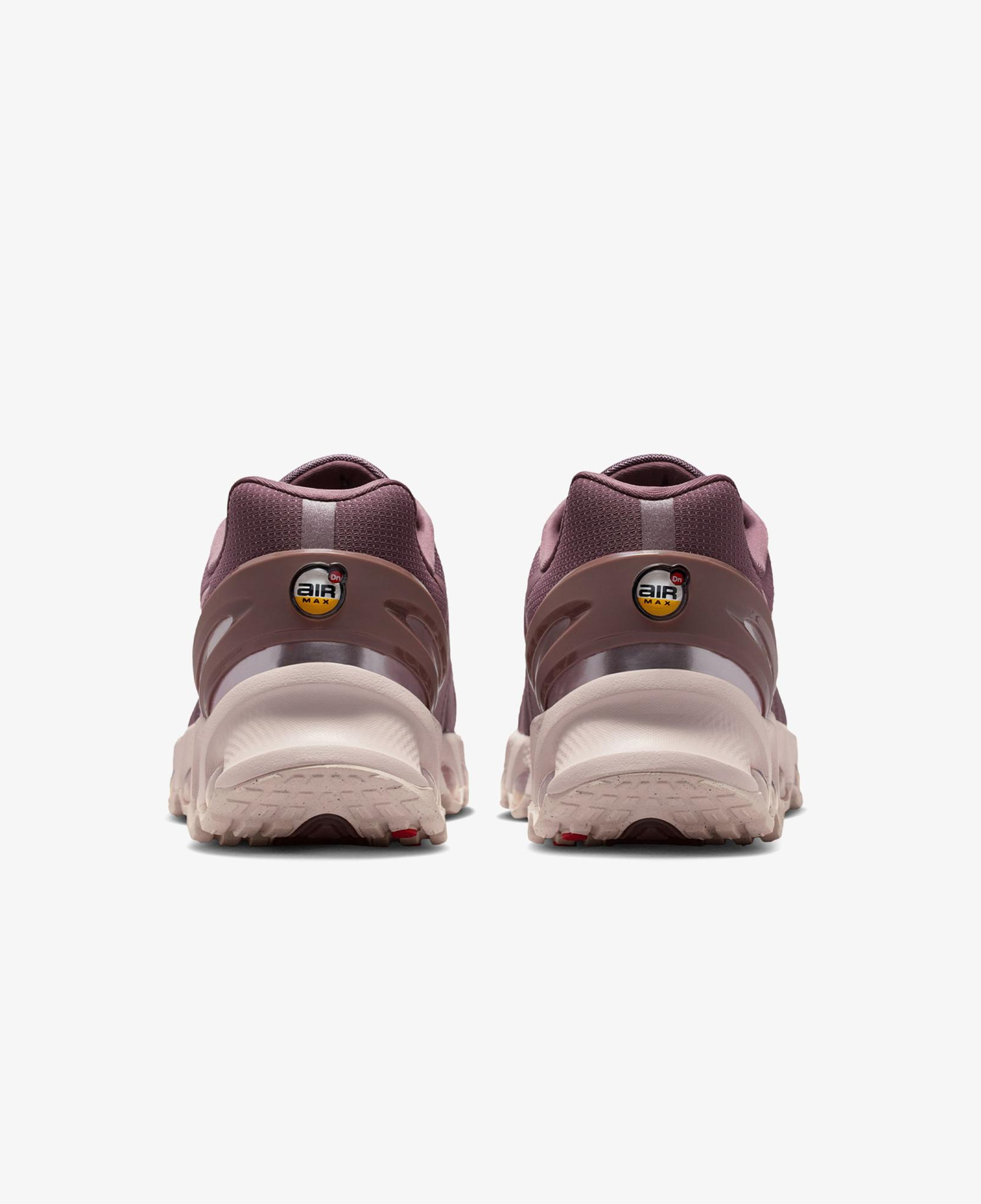 Nike Air Max DN8 Kadın Pembe Spor Ayakkabı