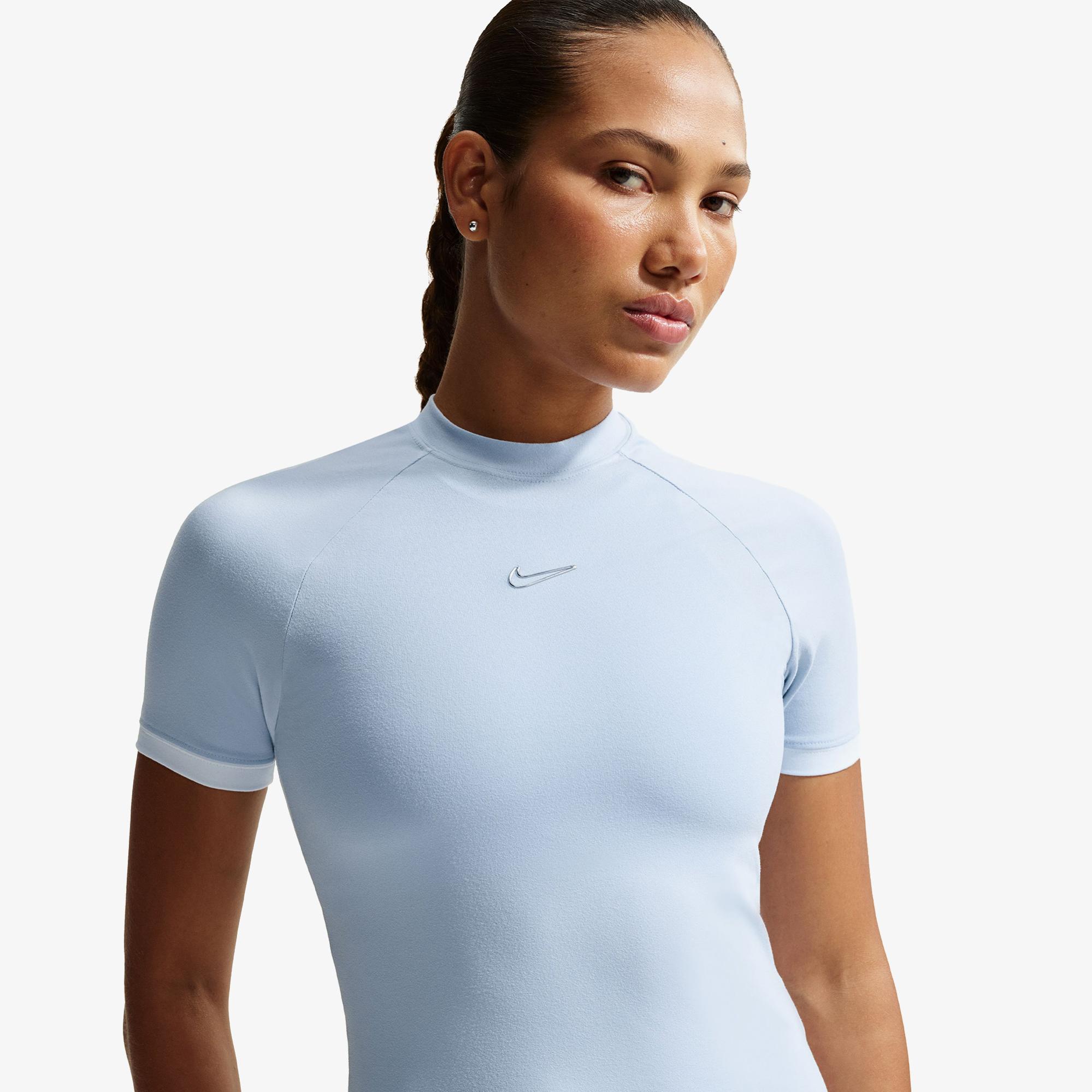 Nike Sportswear Fitted Kadın Mavi T-Shirt