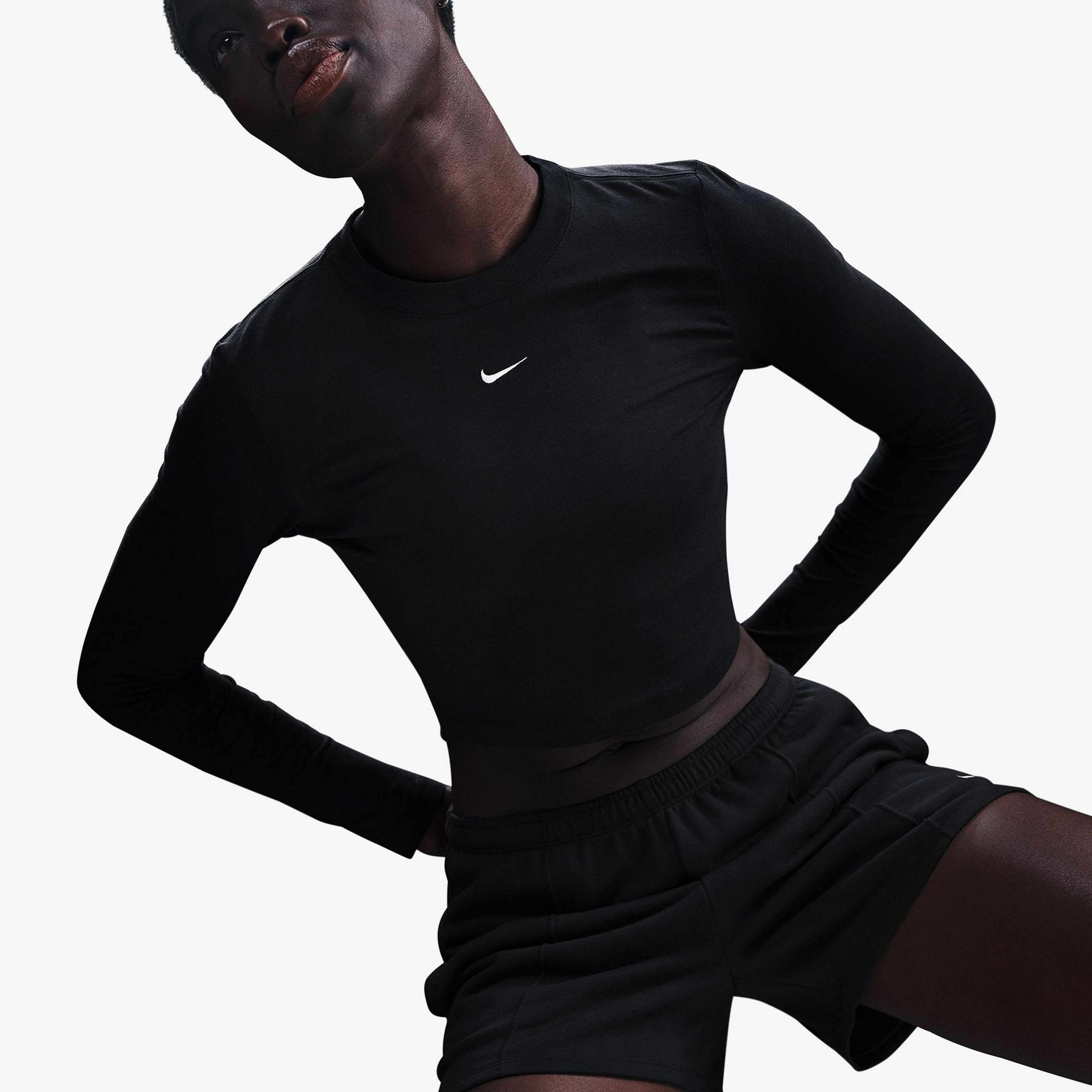 Nike Sportswear Chill Knit Kadın Siyah T-Shirt