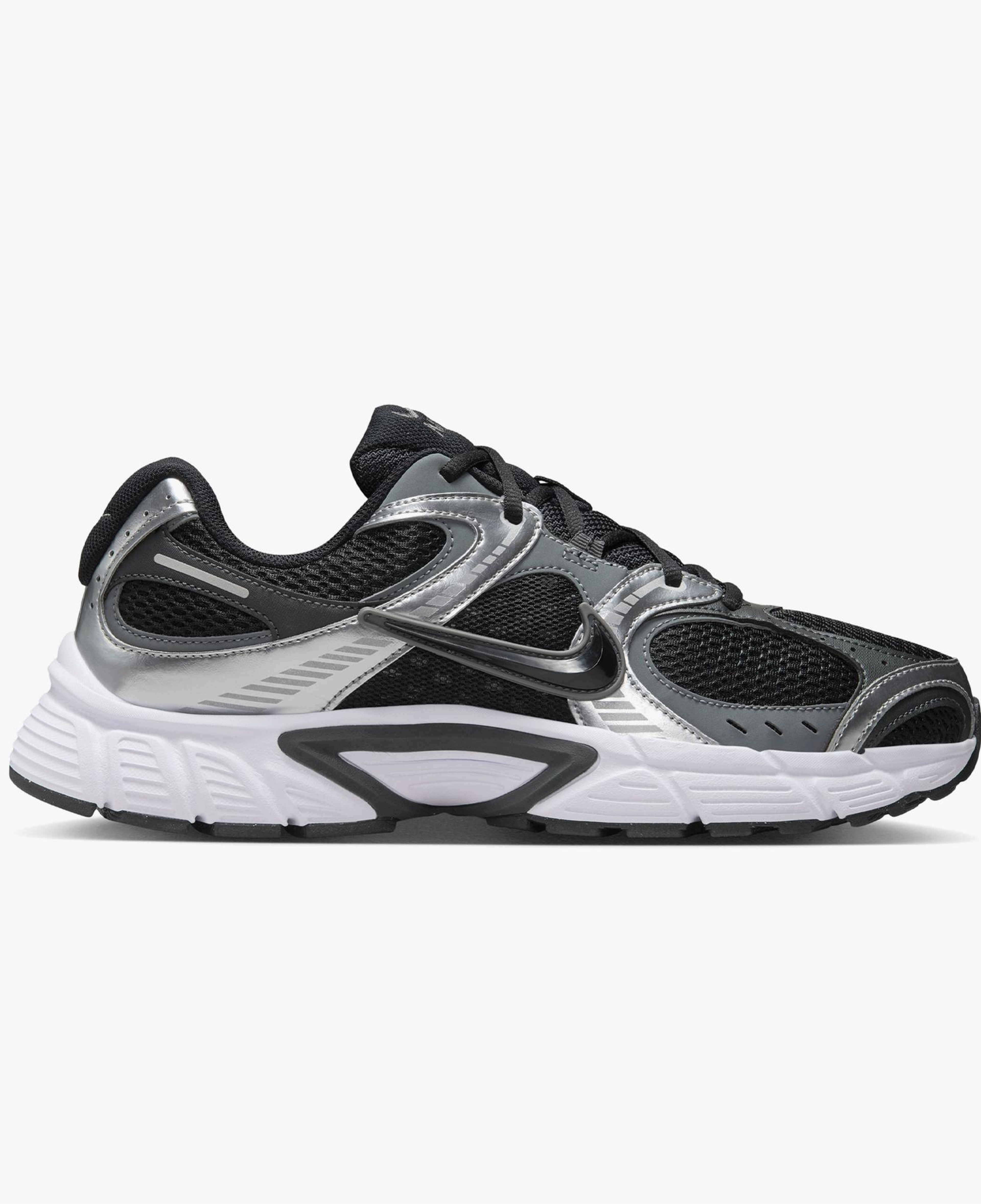 Nike V5 RNR Erkek Siyah Spor Ayakkabı