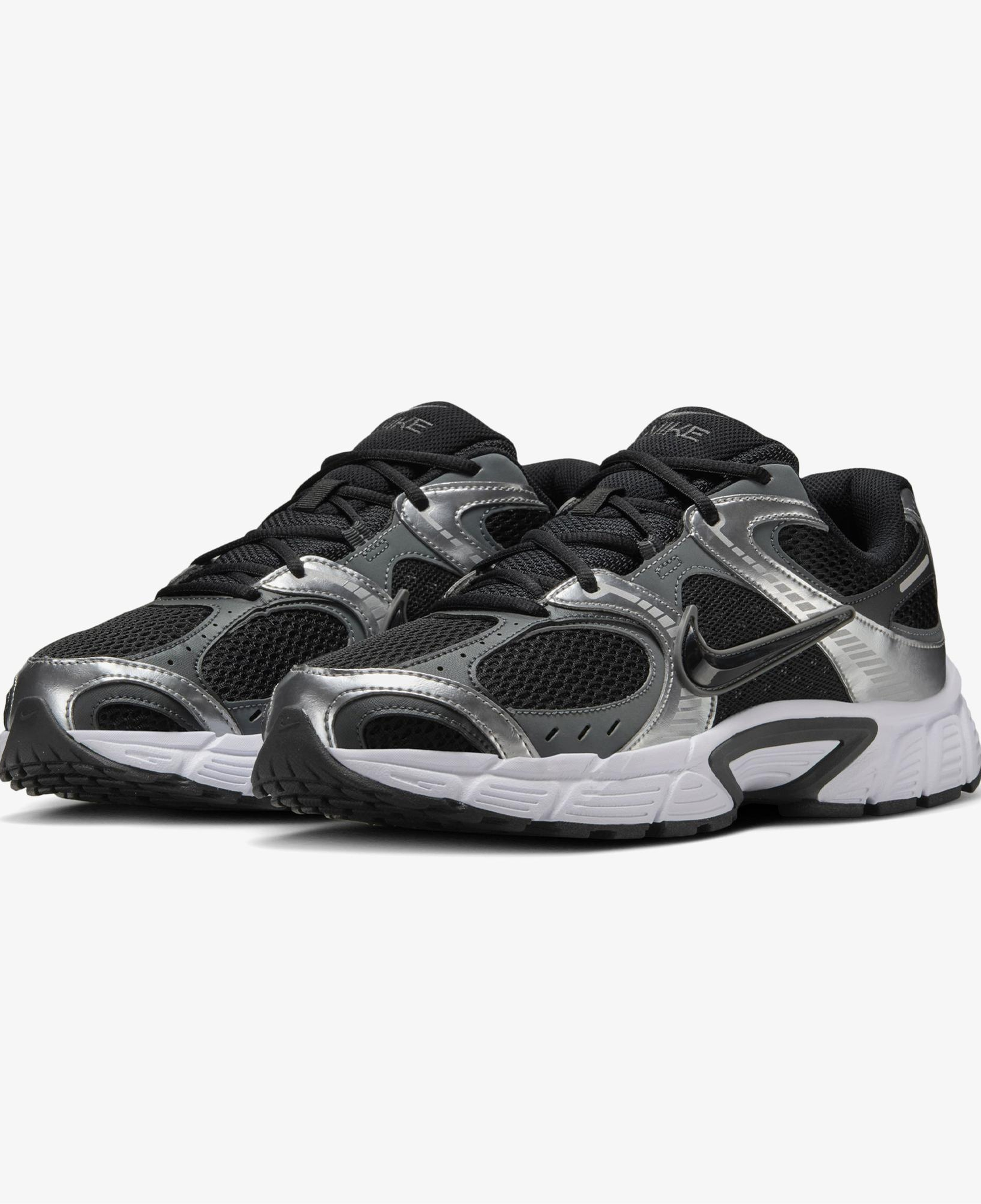 Nike V5 RNR Erkek Siyah Spor Ayakkabı