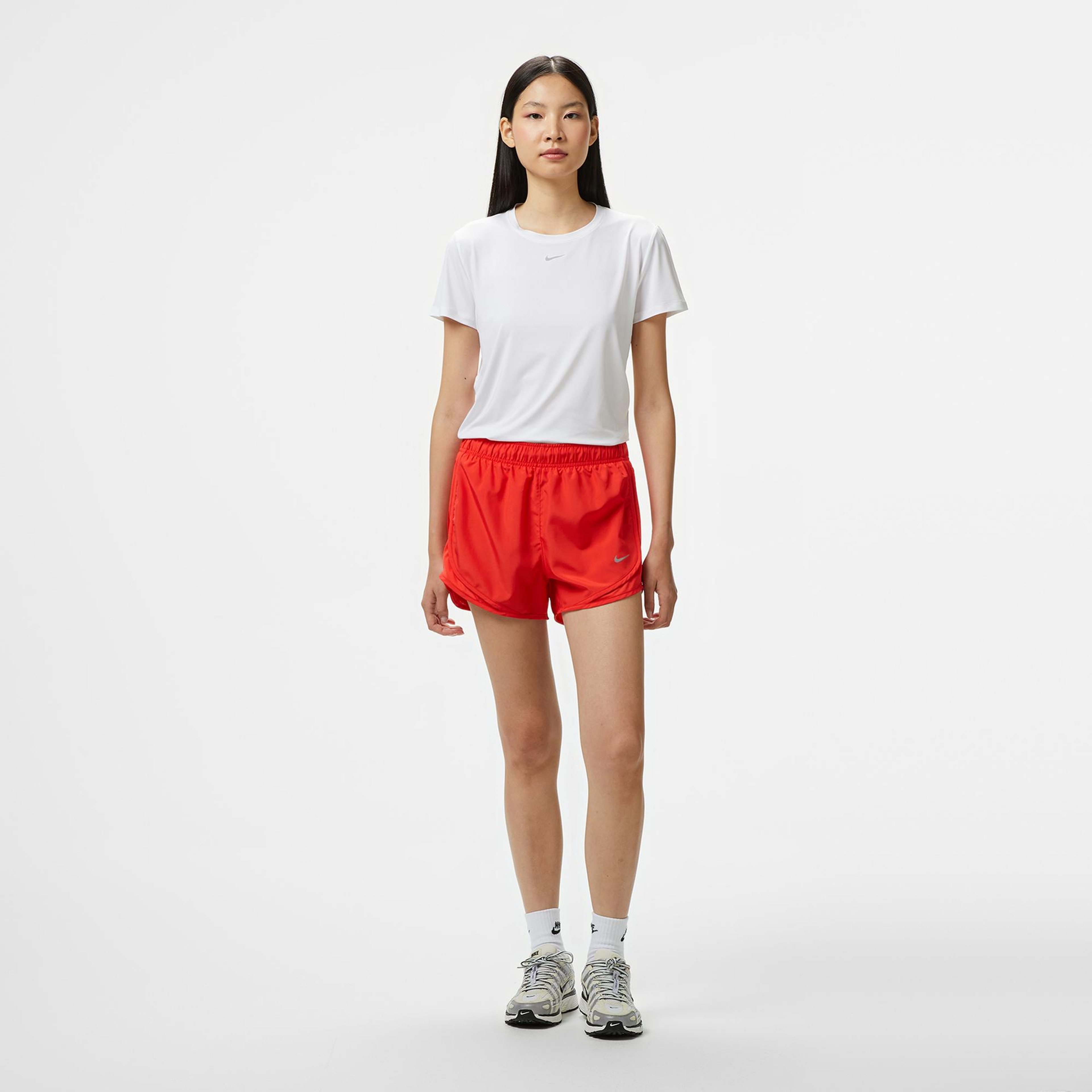 Nike Tempo Dri-Fit 8 cm Kadın Kırmızı Şort