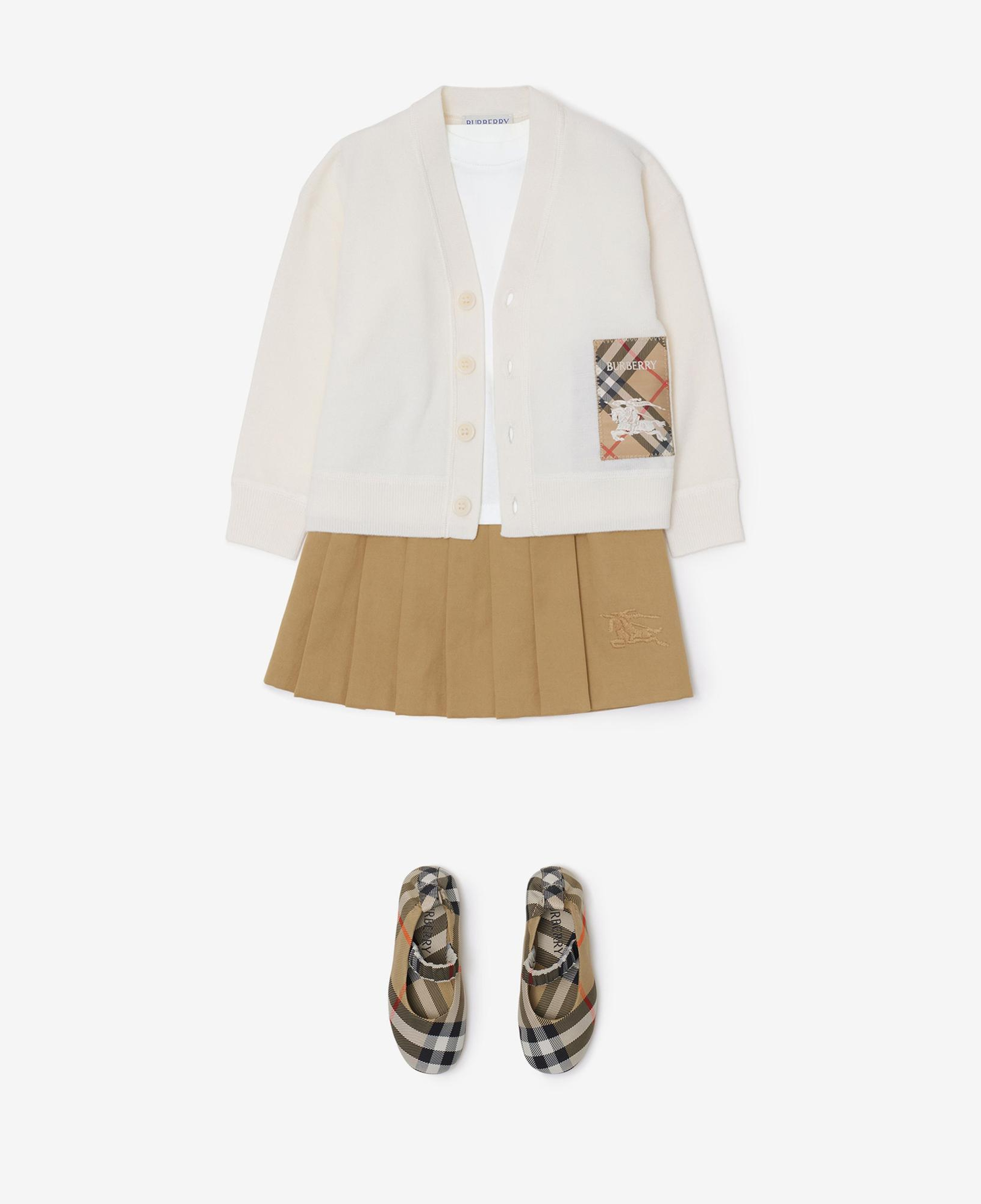 Burberry Romie Label Wool Cardigan Çocuk Beyaz Hırka